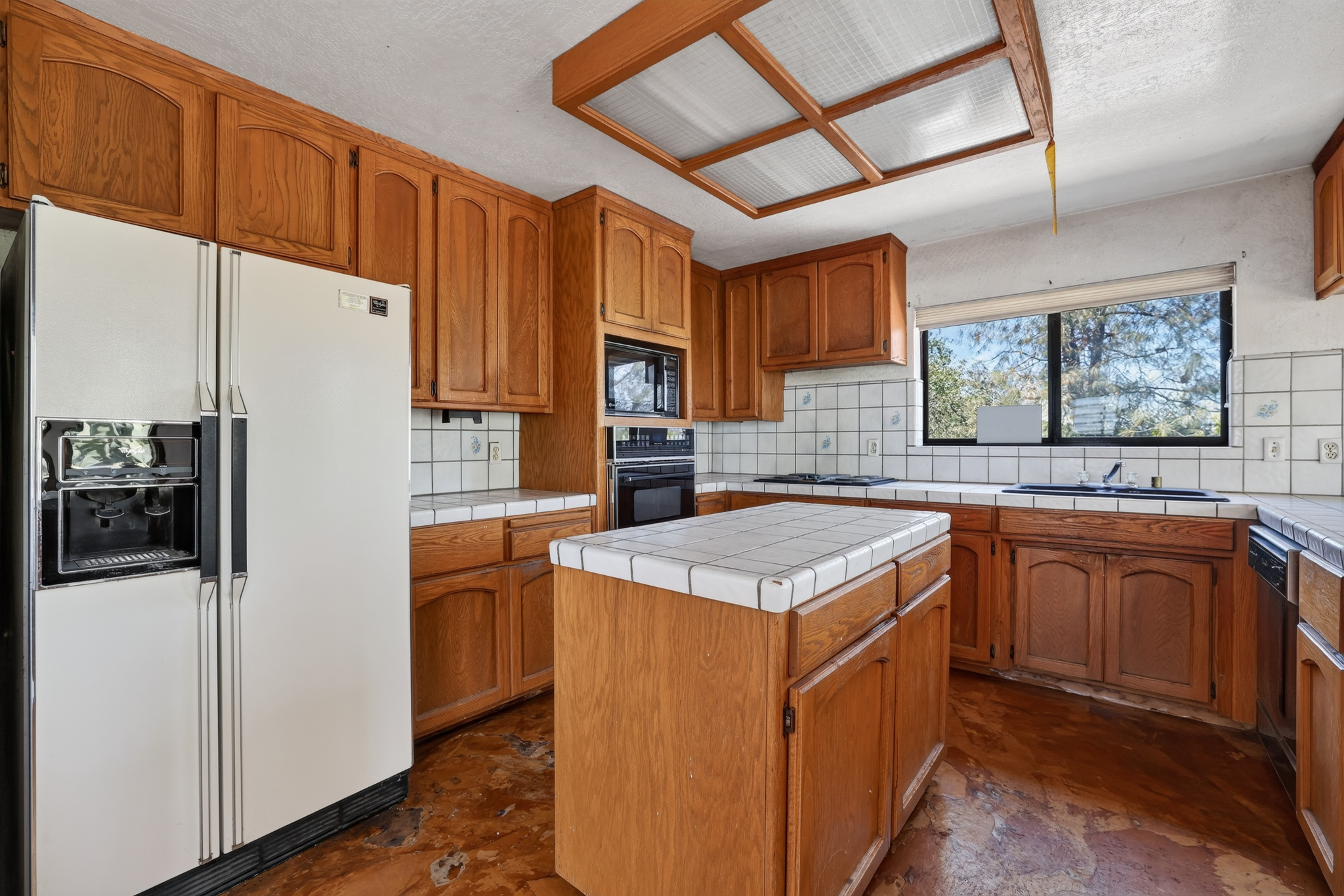 5049 Lake Forest Drive 
