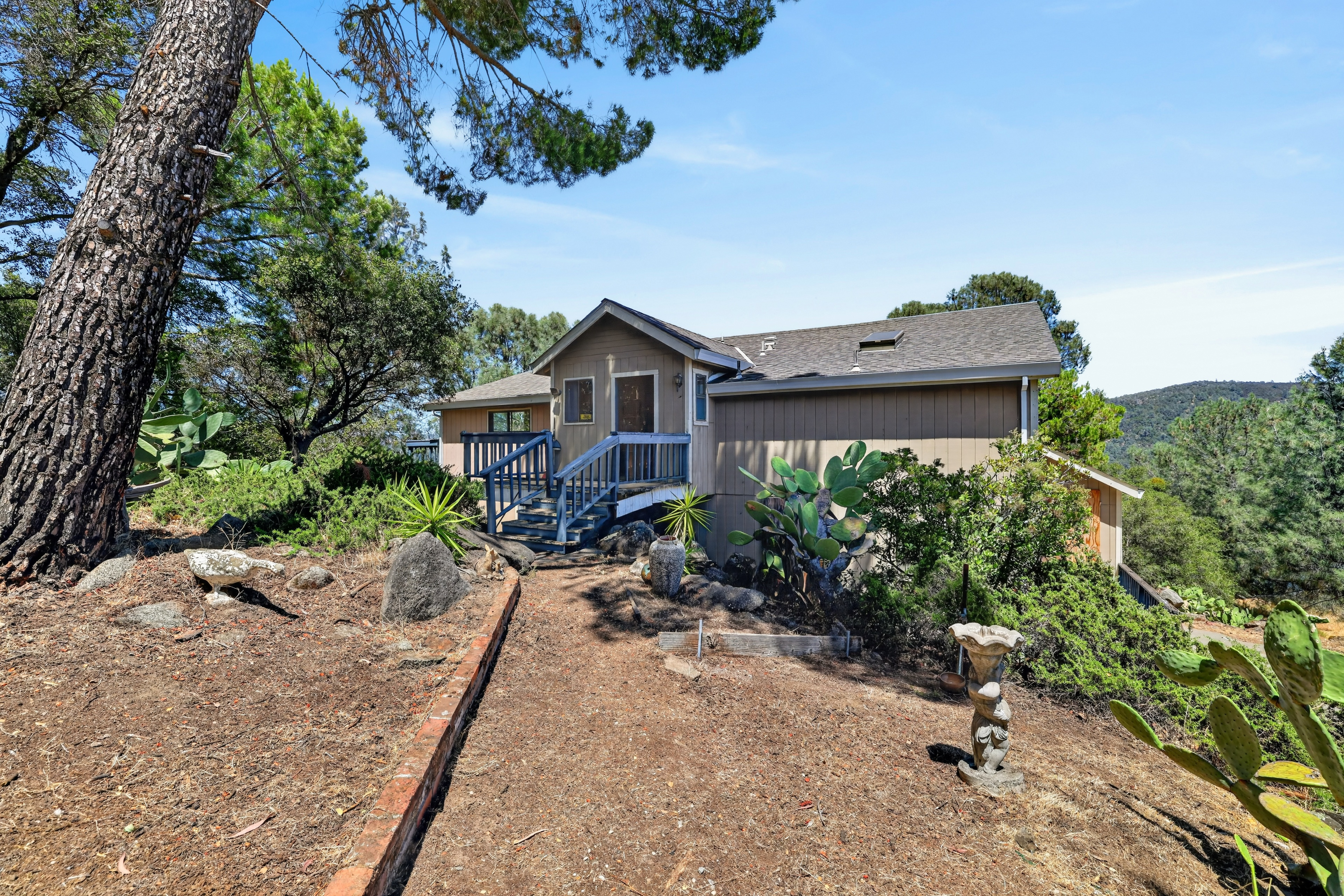5049 Lake Forest Drive 