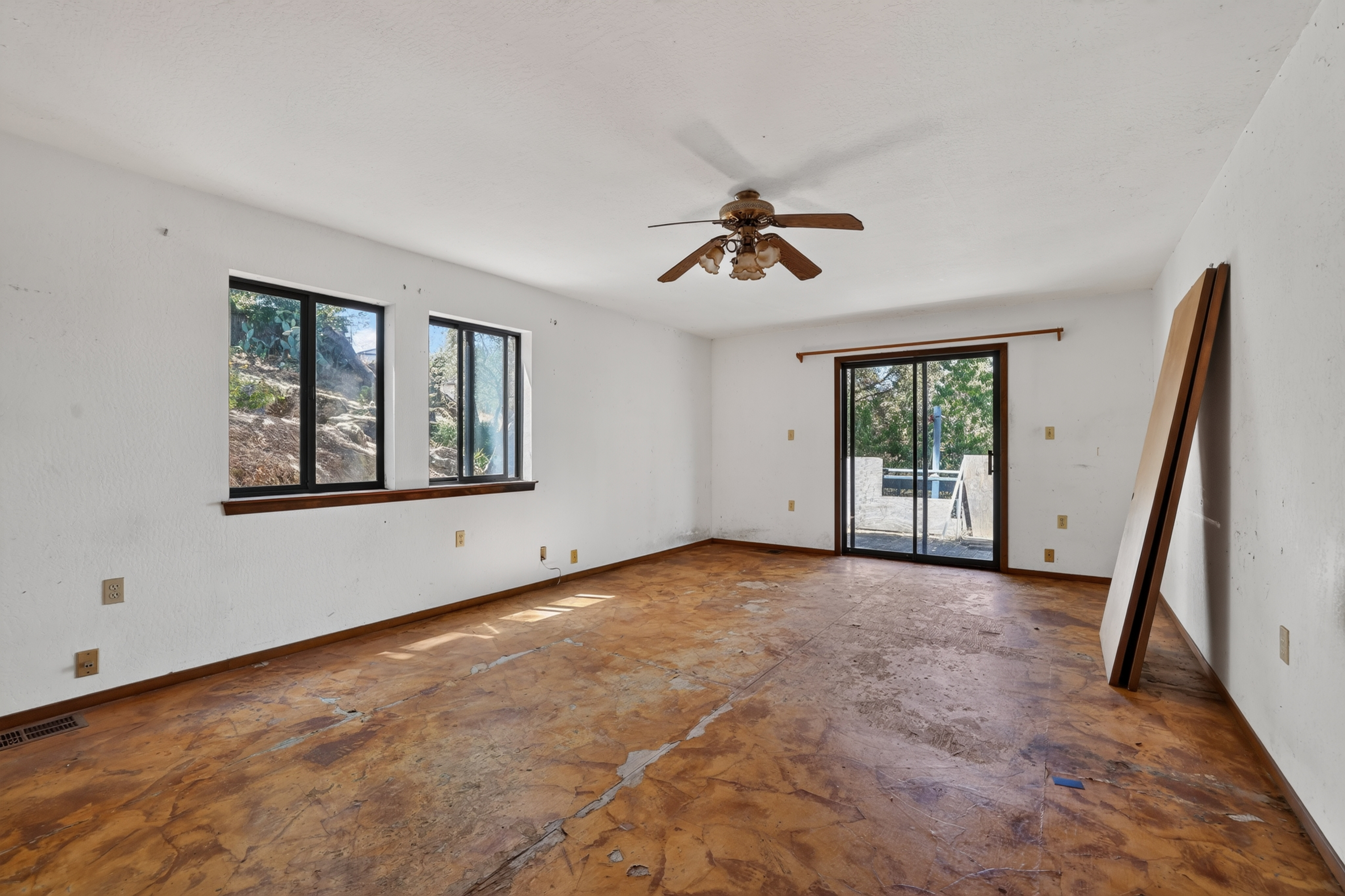 5049 Lake Forest Drive 