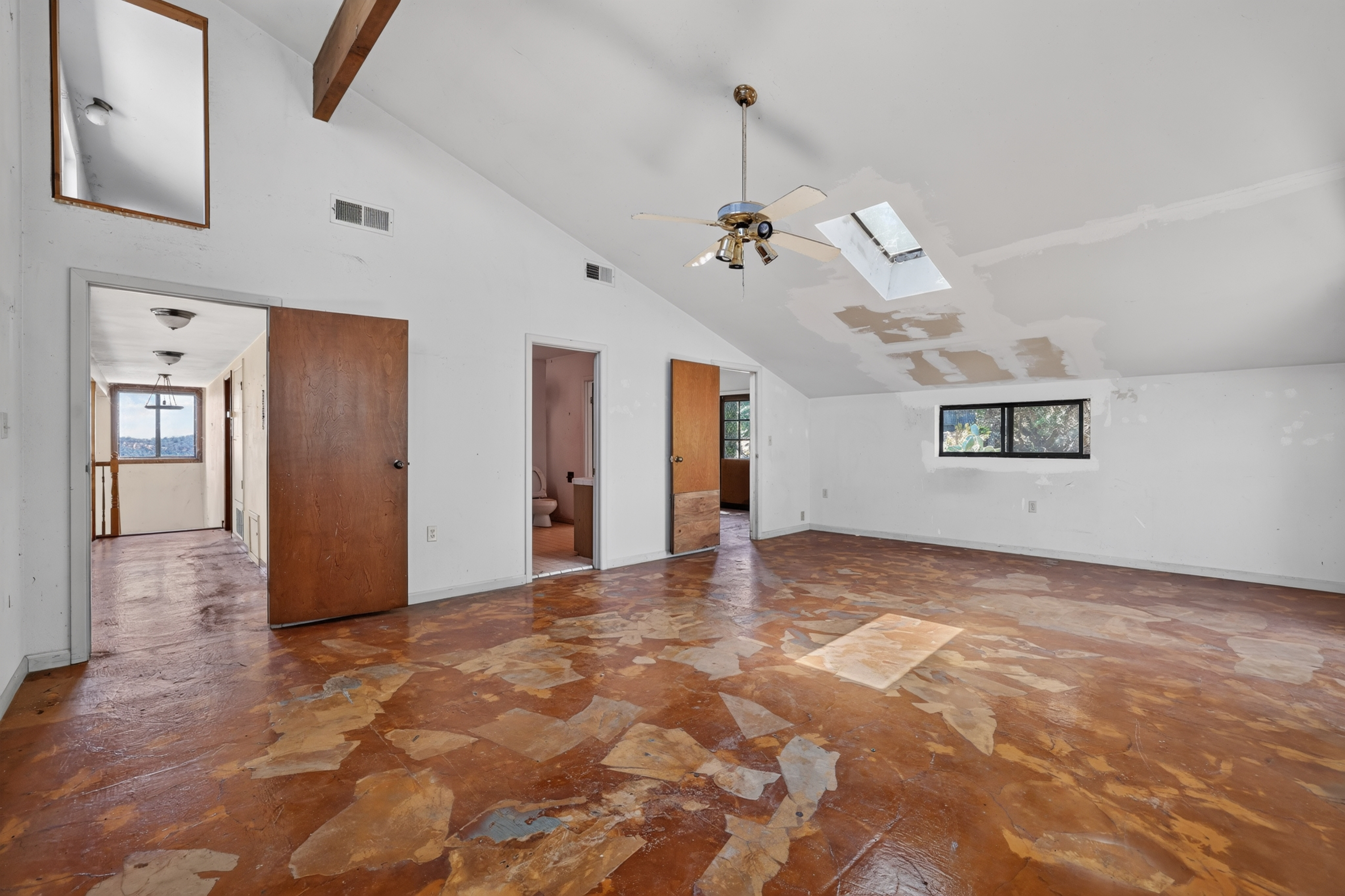 5049 Lake Forest Drive 