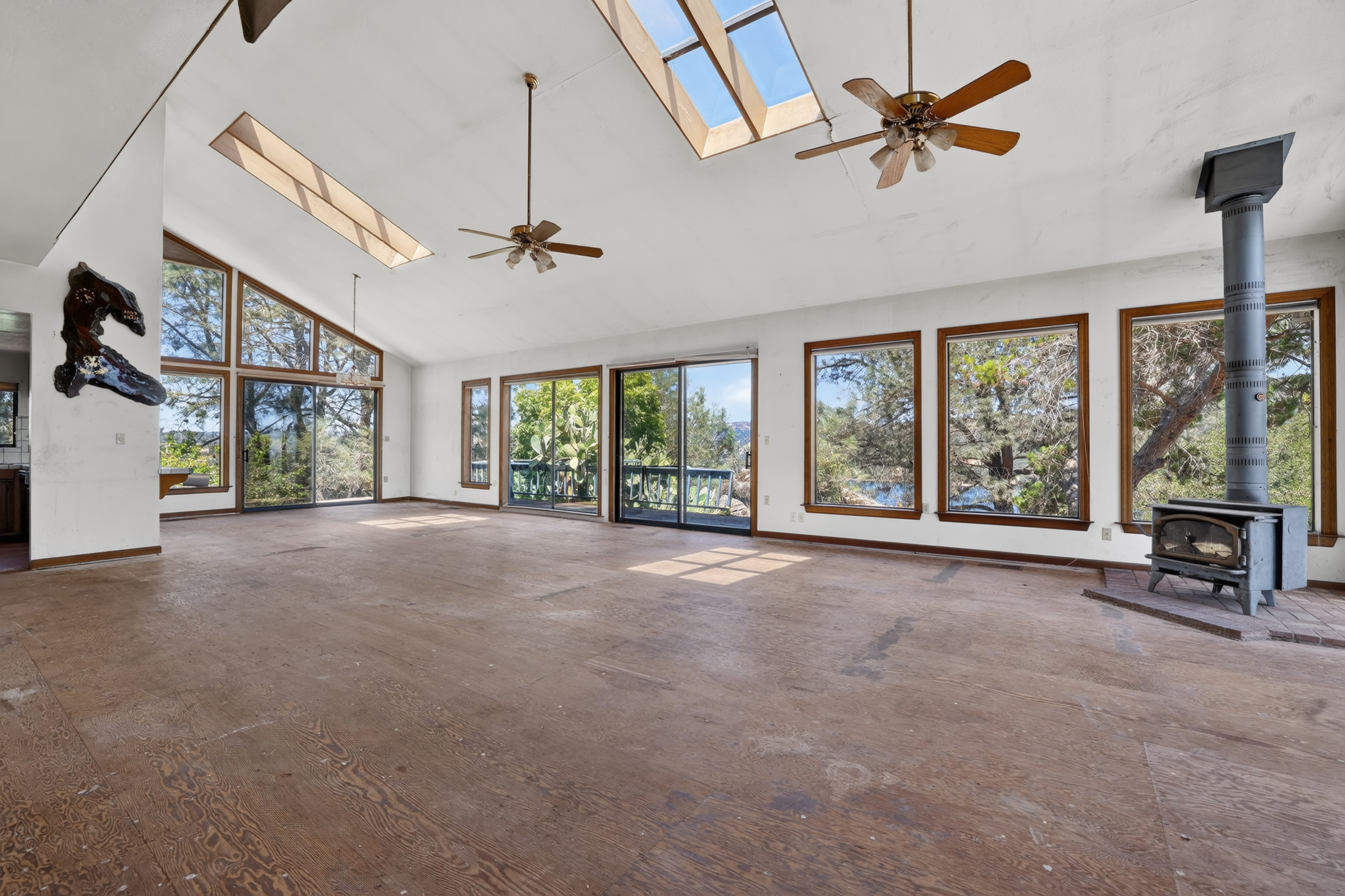 5049 Lake Forest Drive 