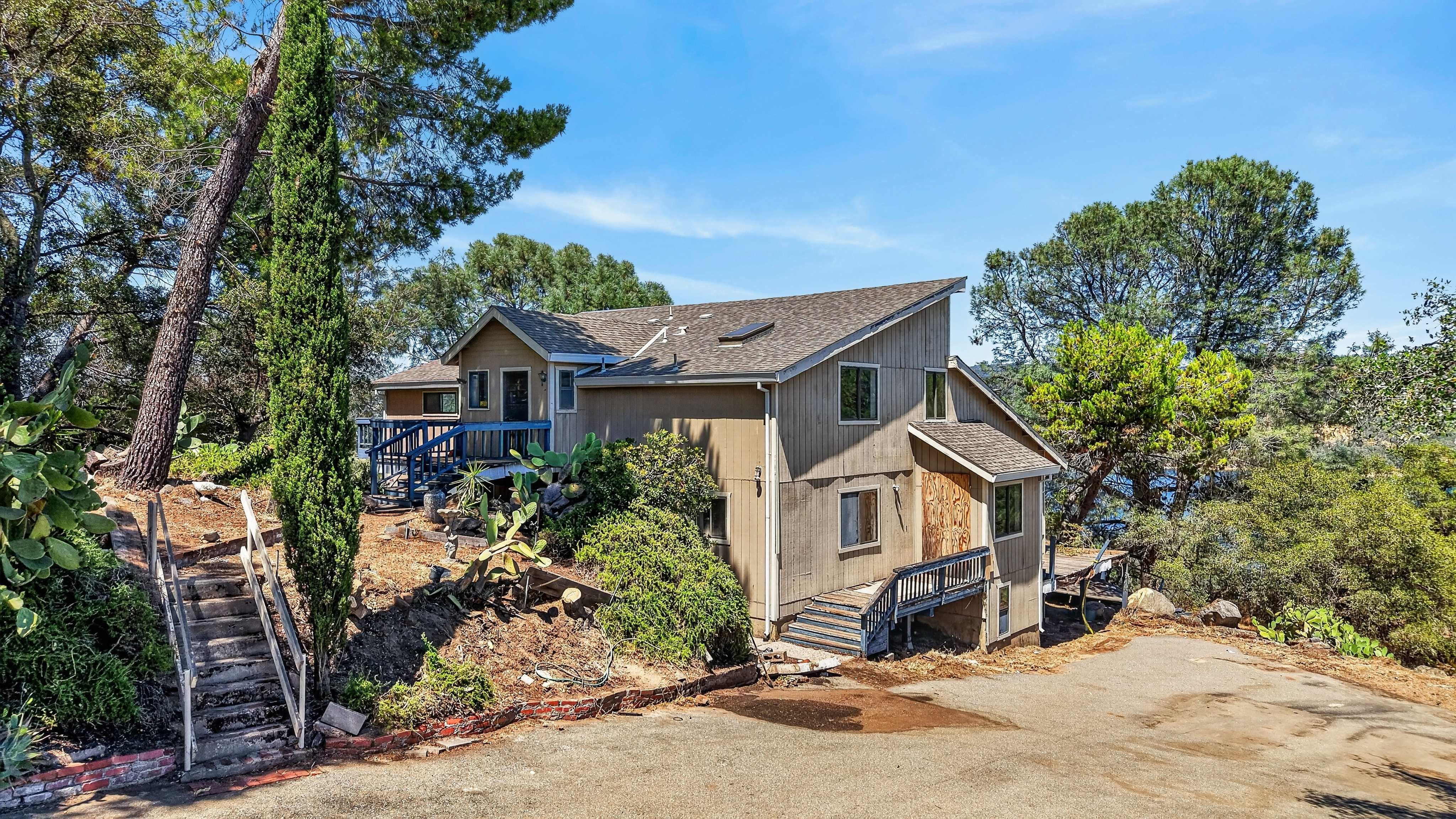 5049 Lake Forest Drive 