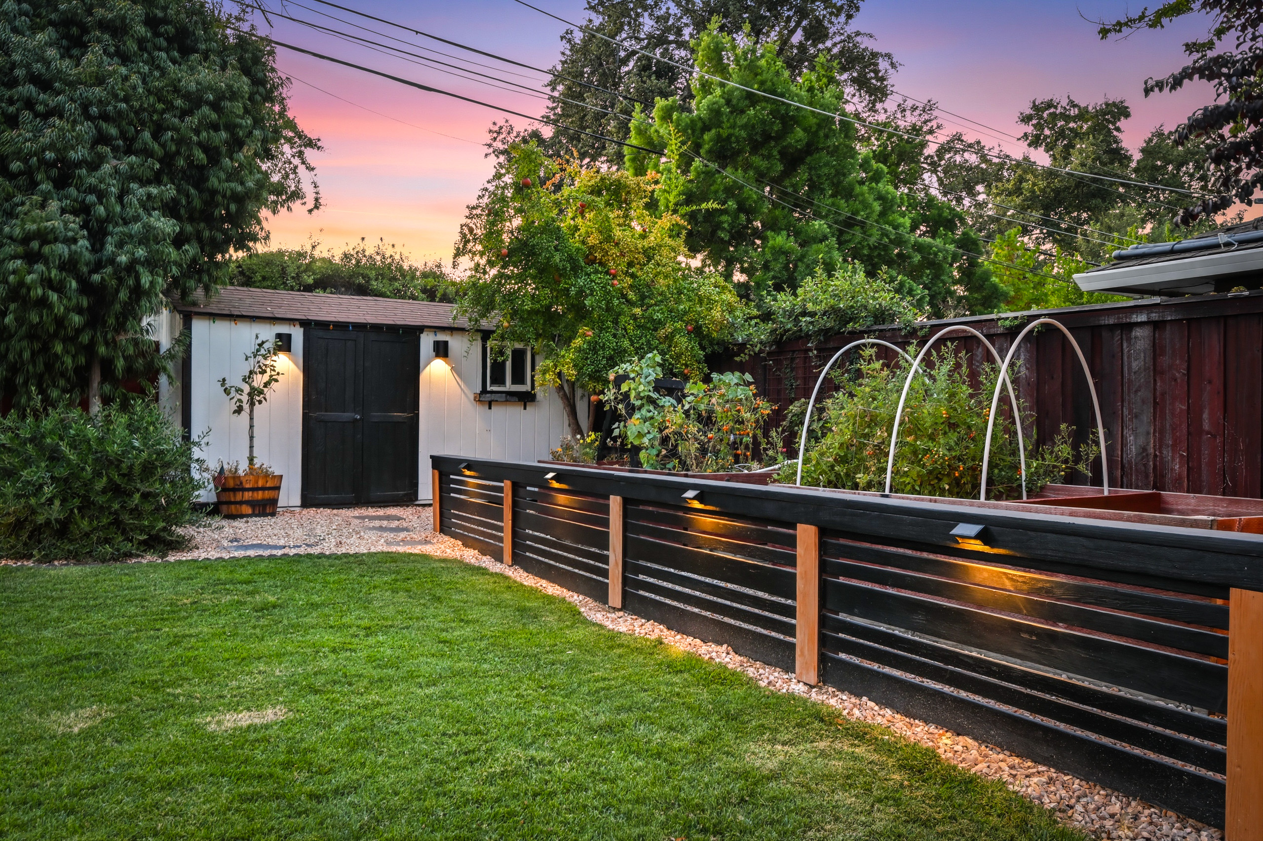 711 La Sierra Drive 