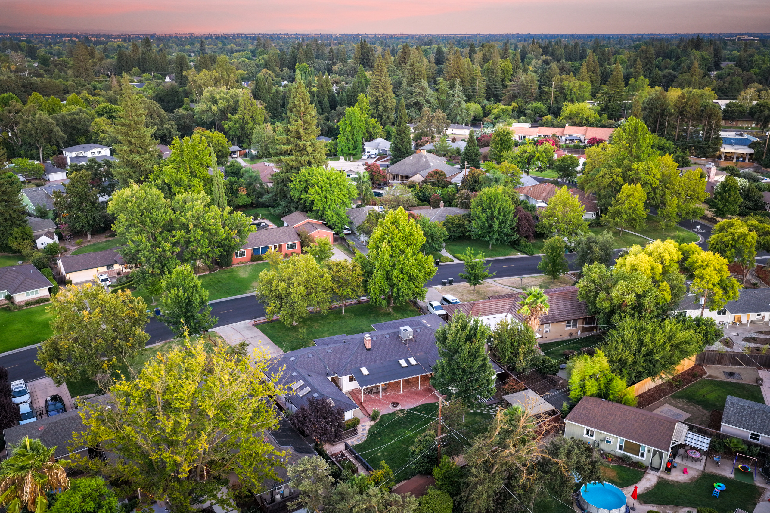 711 La Sierra Drive 
