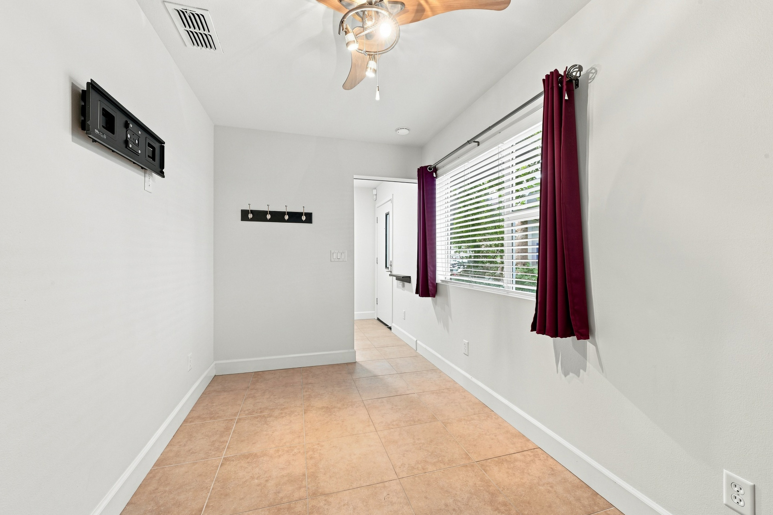 1725 East Socap Walk 