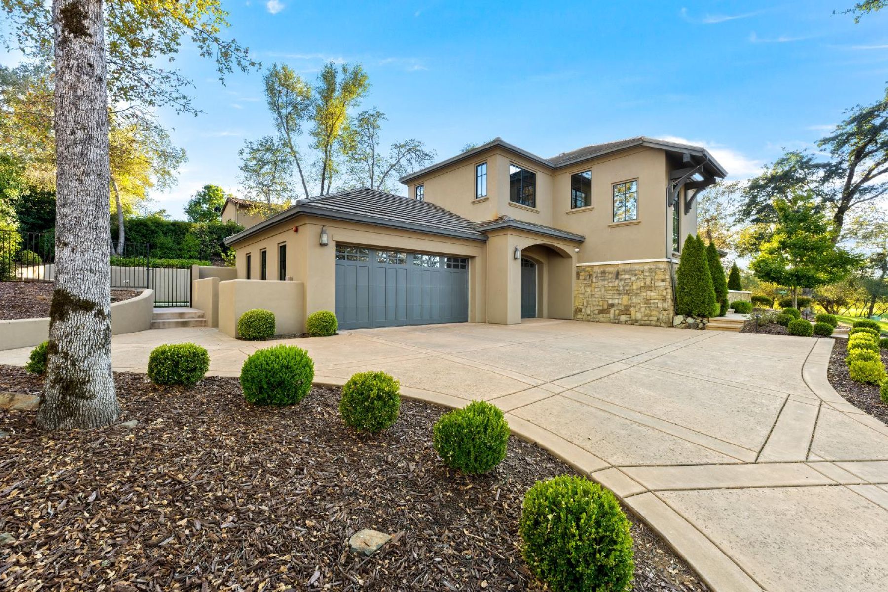 6016 Aldea Drive 