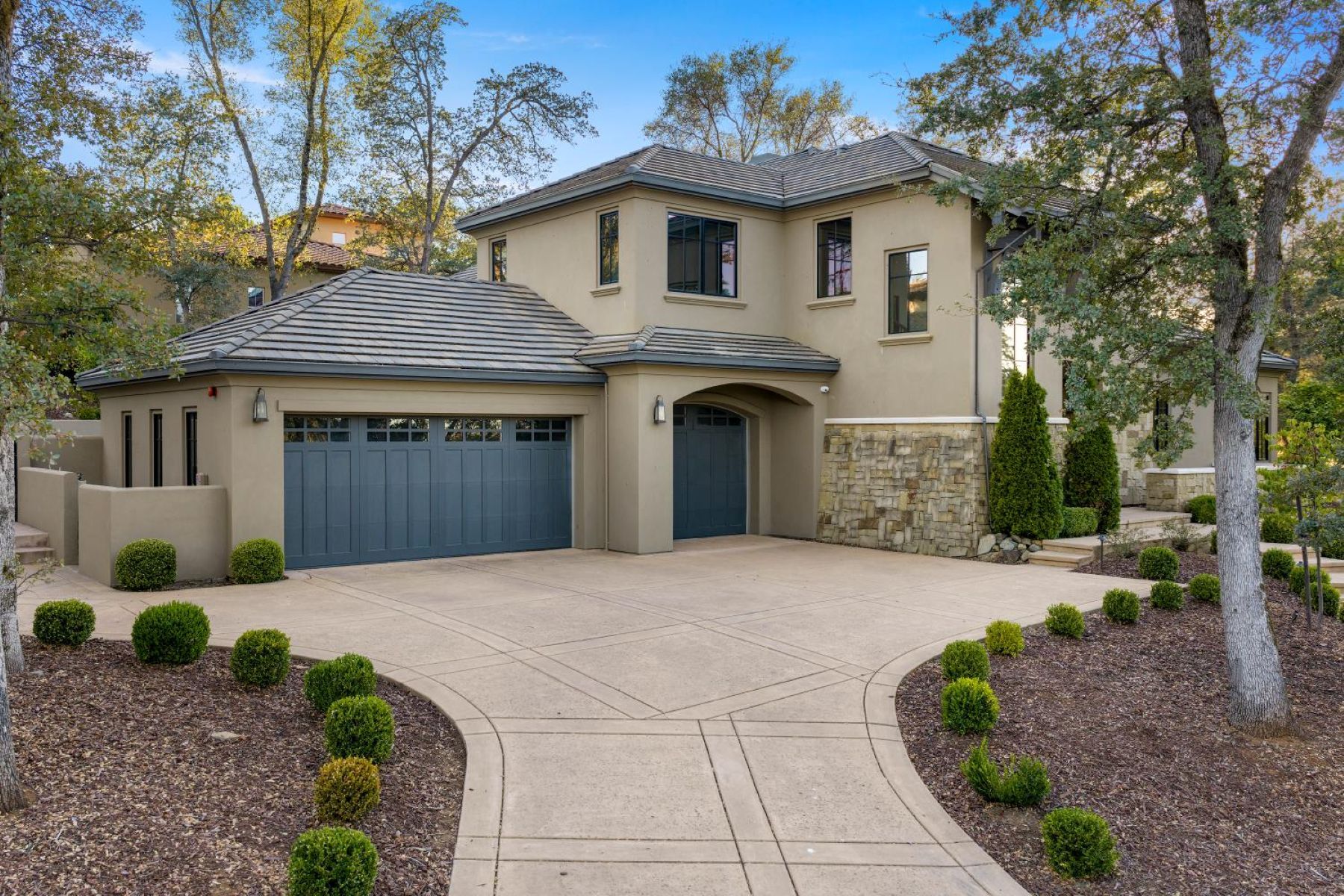 6016 Aldea Drive 
