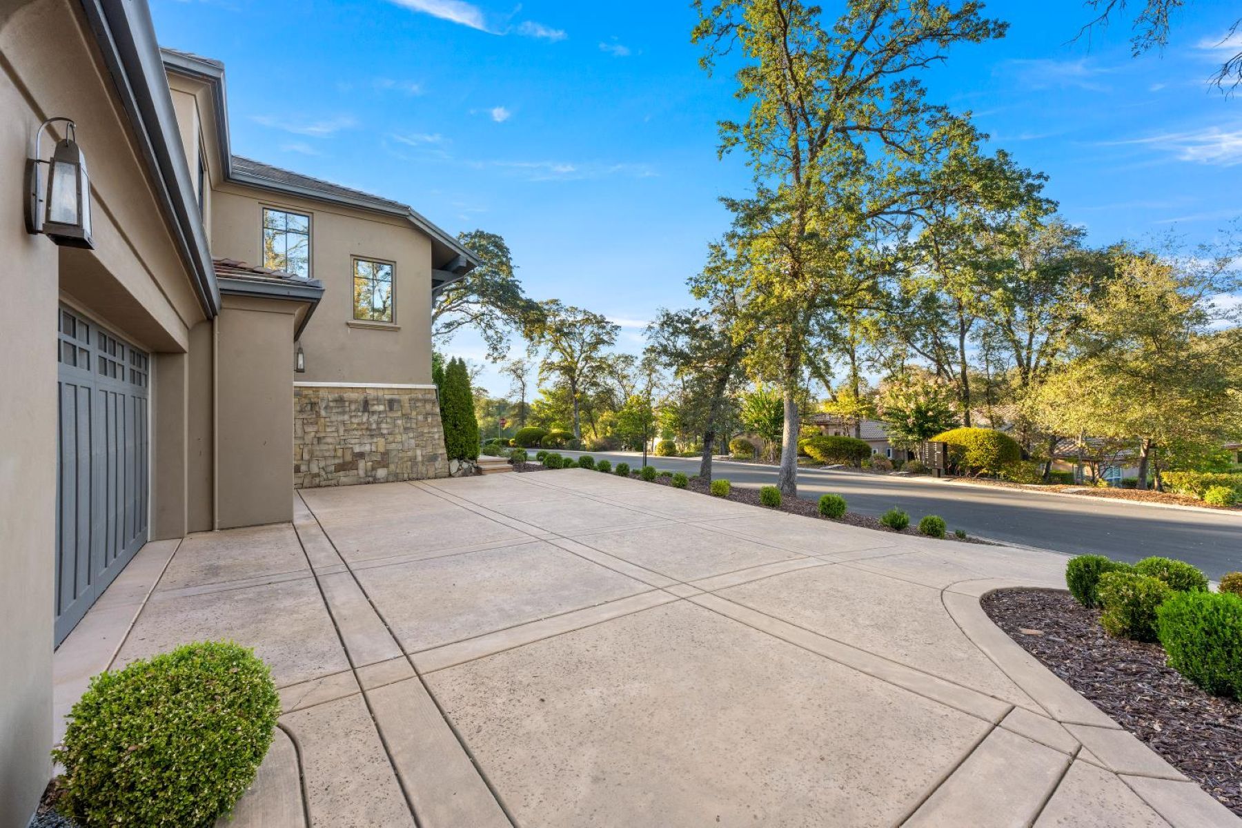 6016 Aldea Drive 