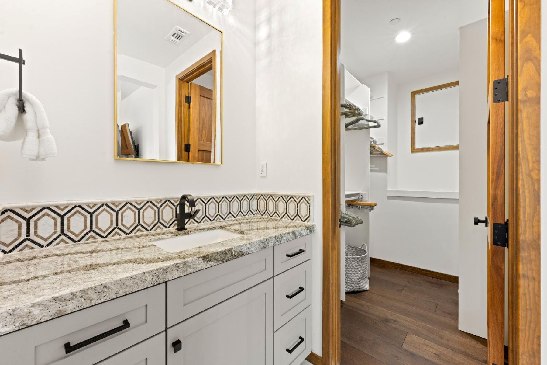 6016 Aldea Drive 