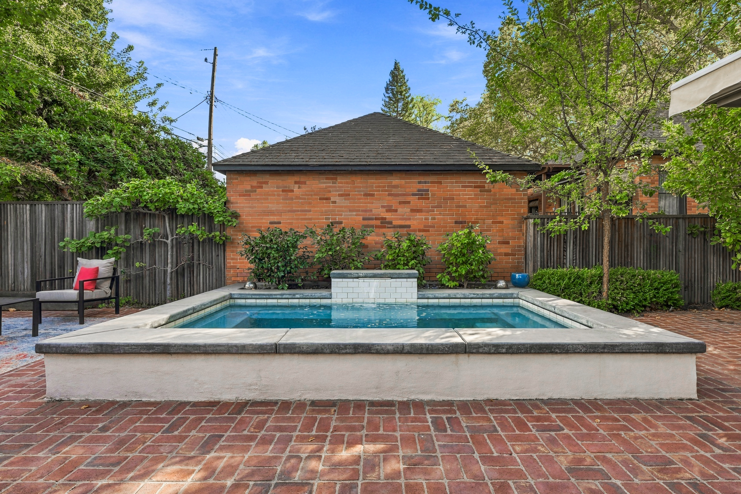 2743 Land Park Drive 