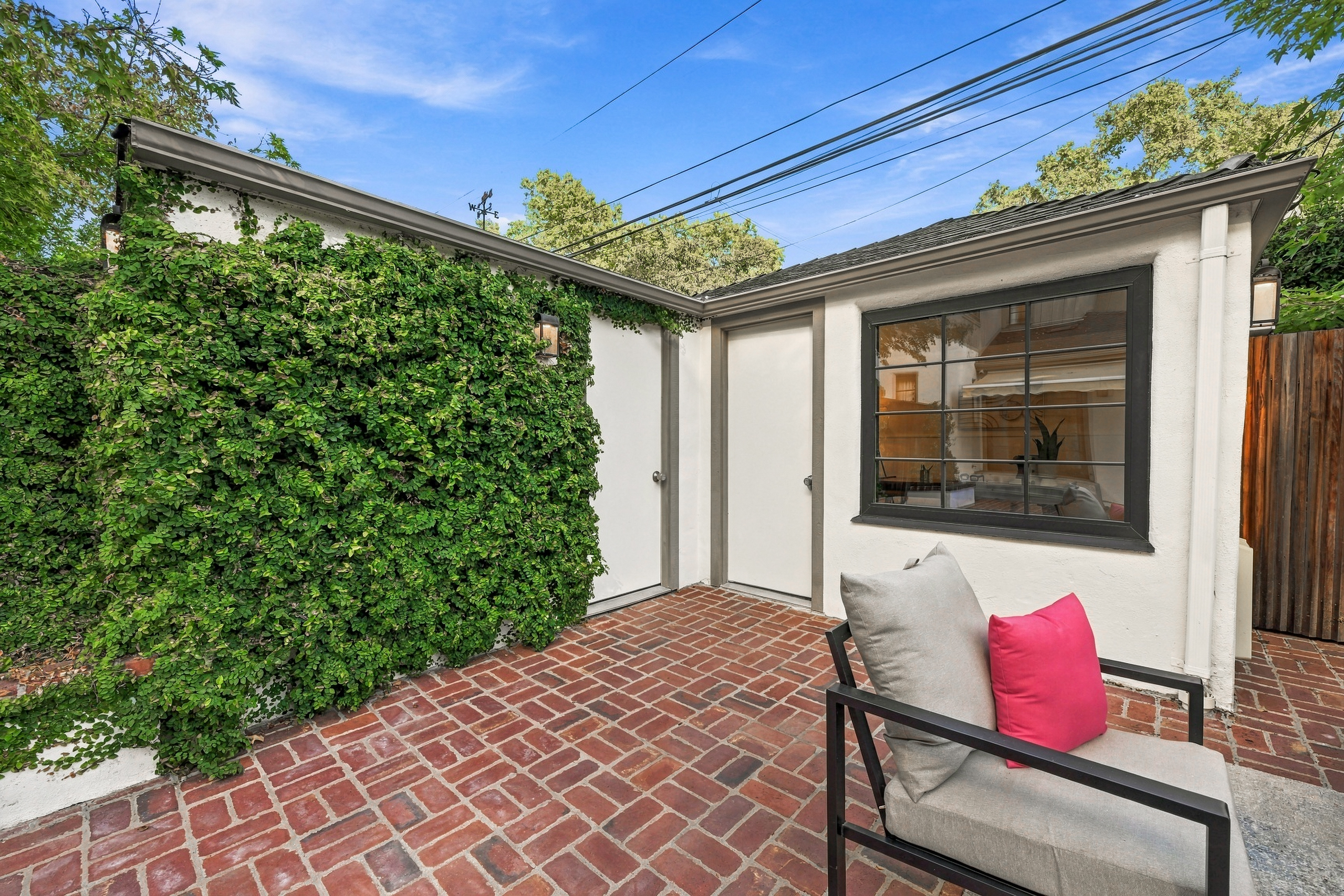 2743 Land Park Drive 