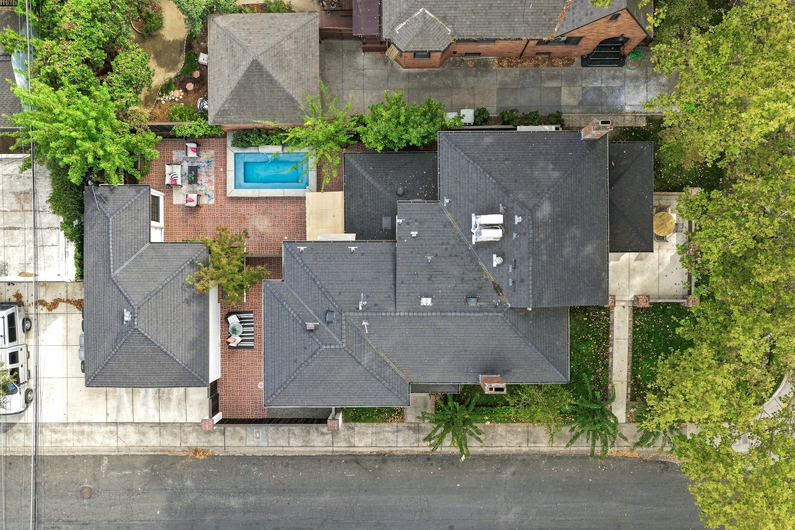 2743 Land Park Drive 