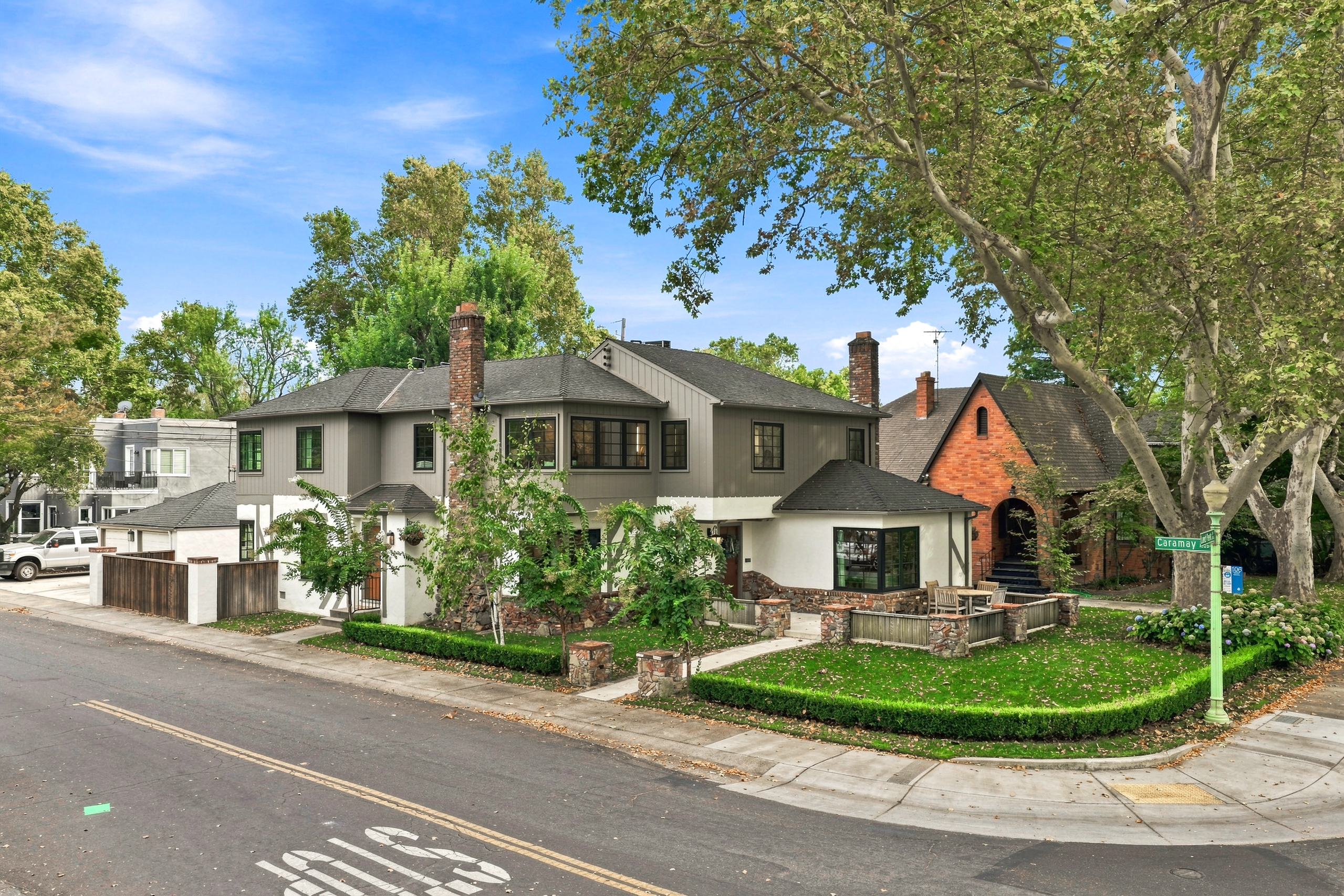 2743 Land Park Drive 