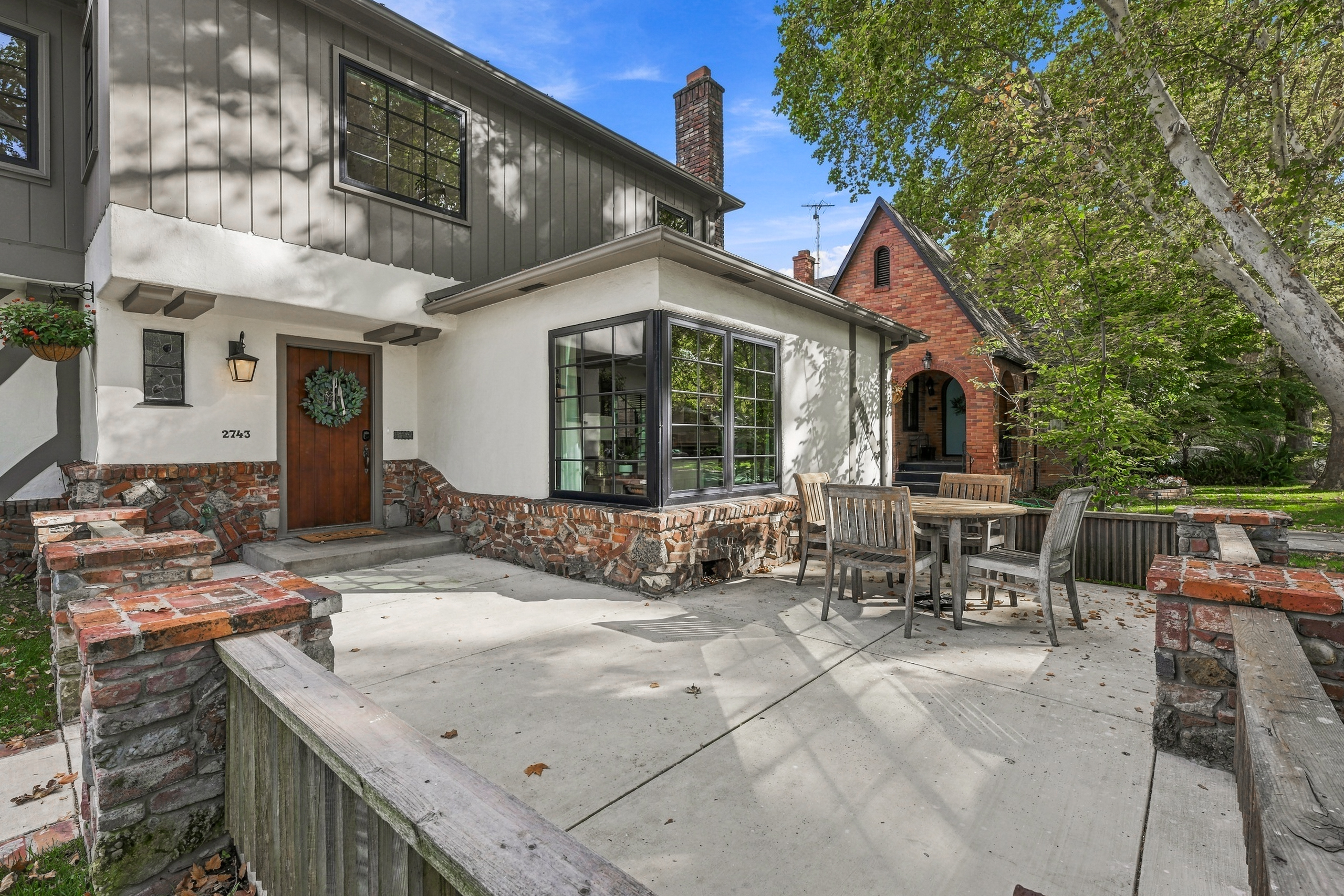 2743 Land Park Drive 