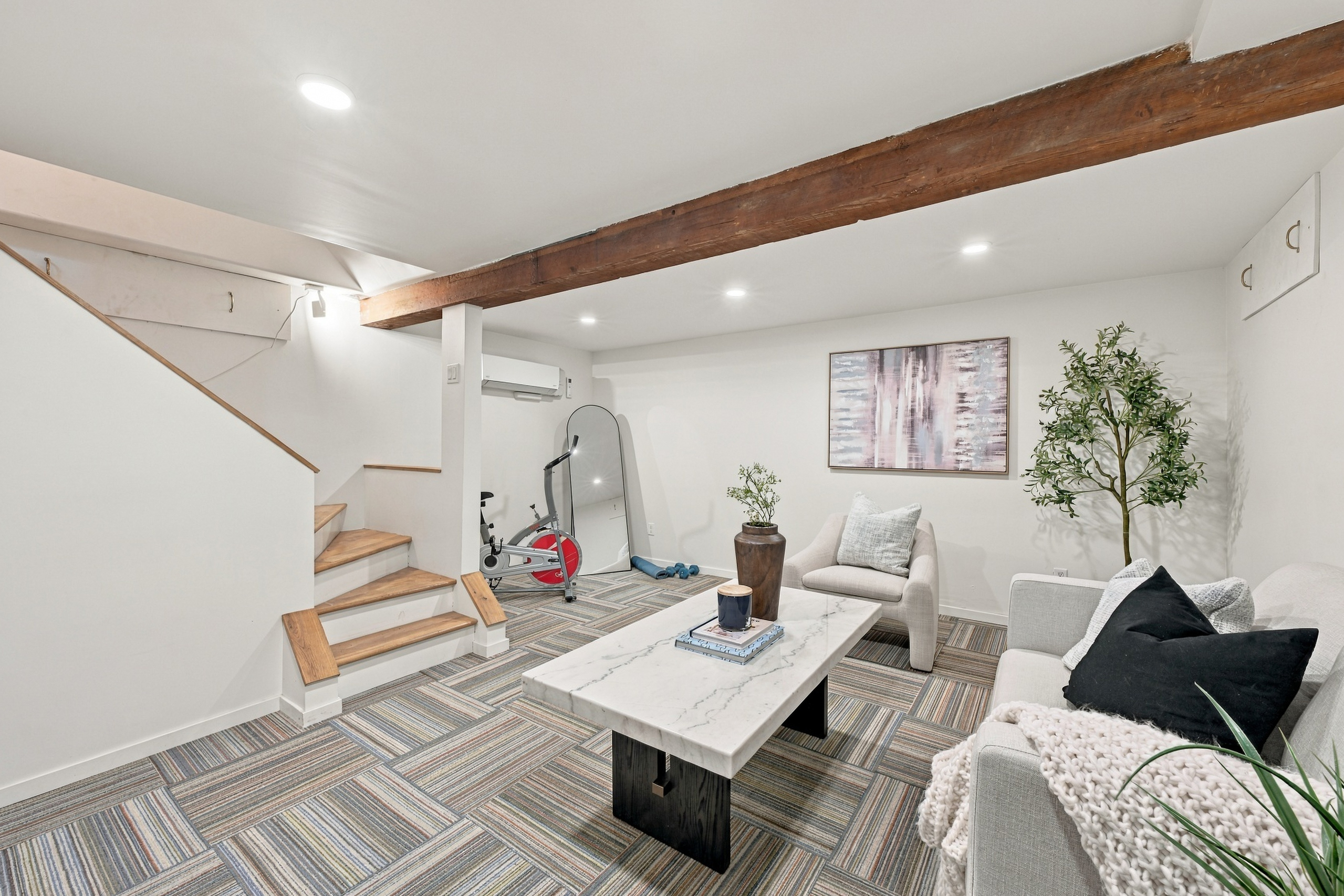 2743 Land Park Drive 