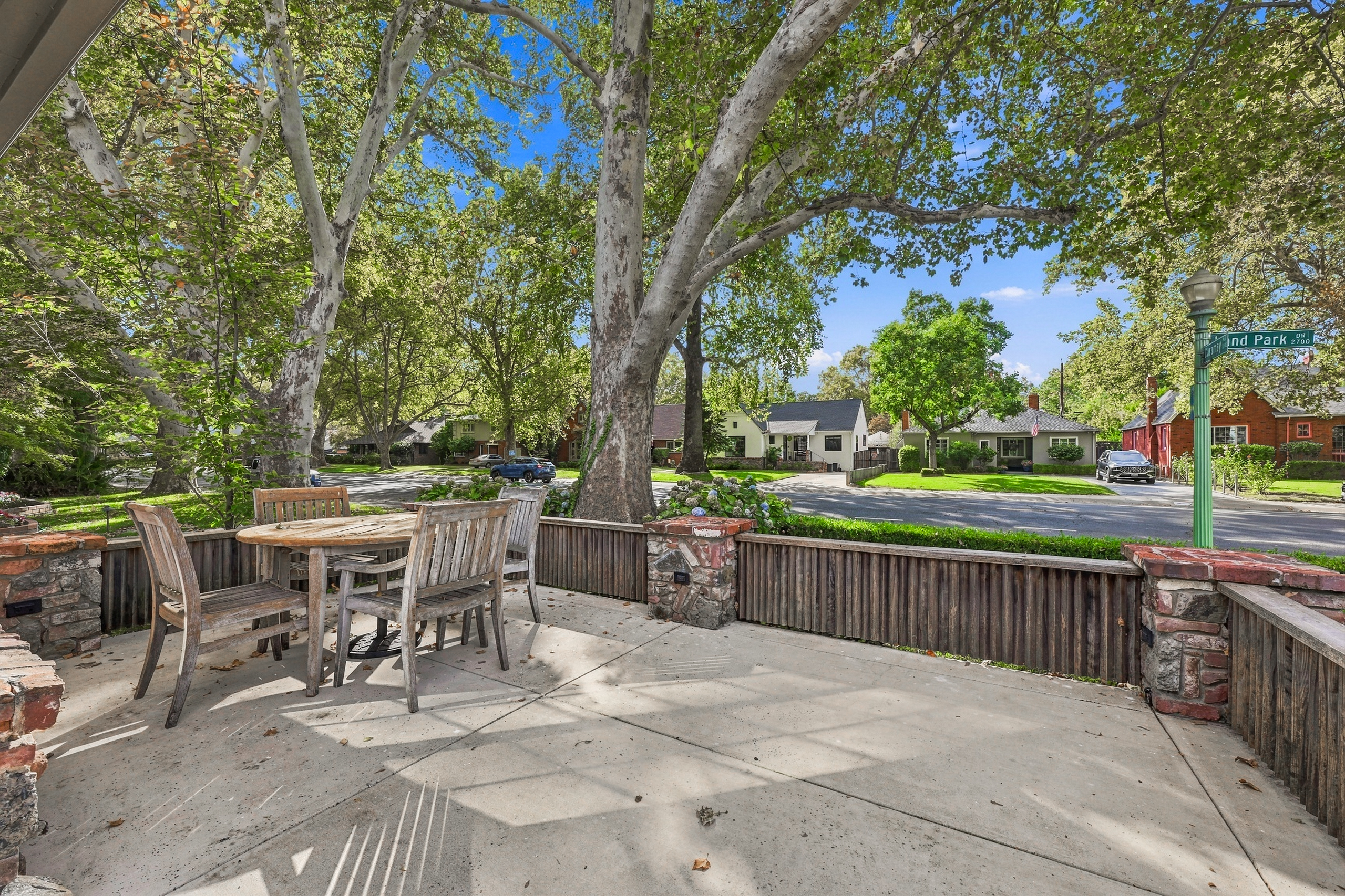 2743 Land Park Drive 