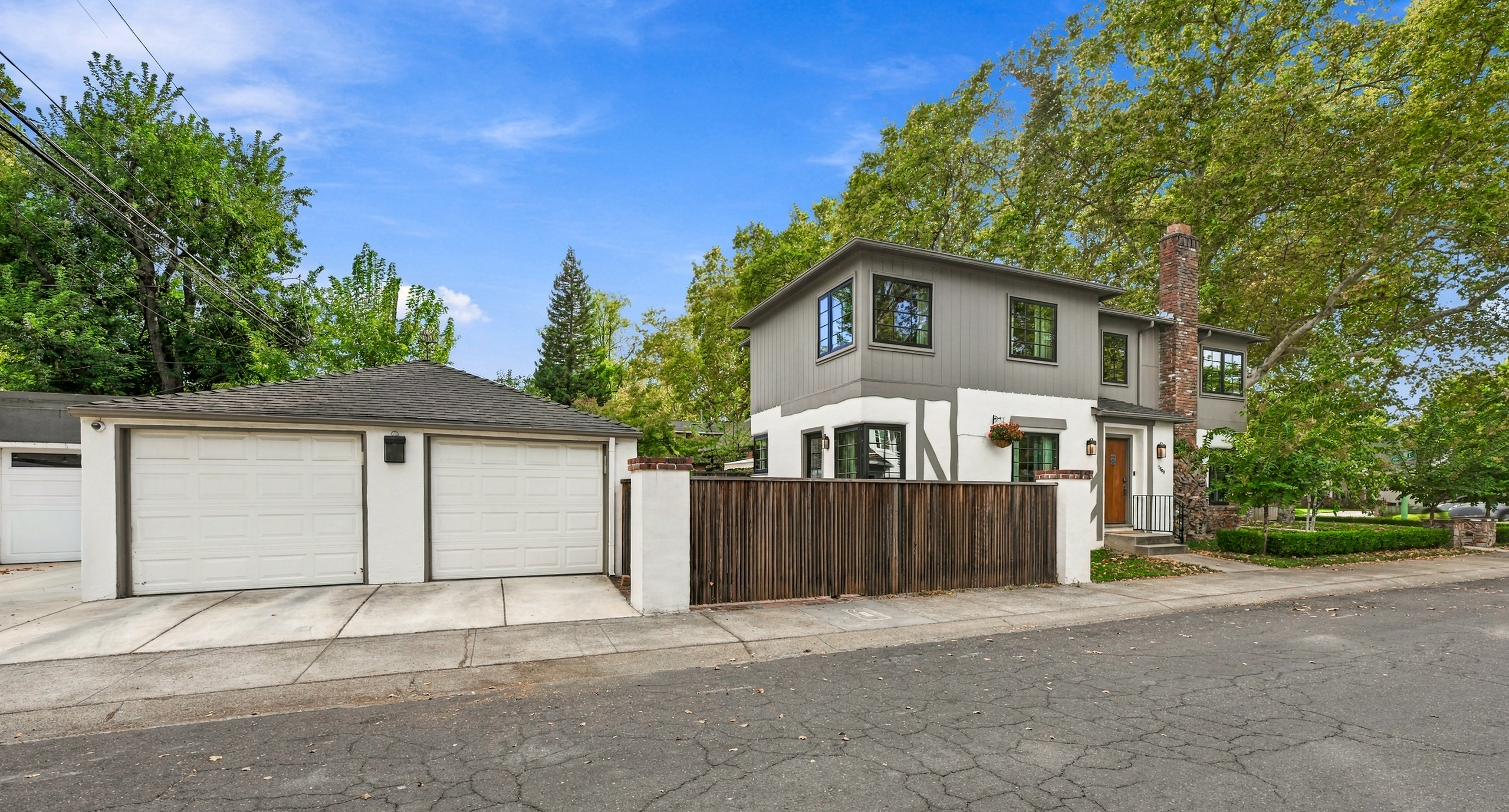 2743 Land Park Drive 