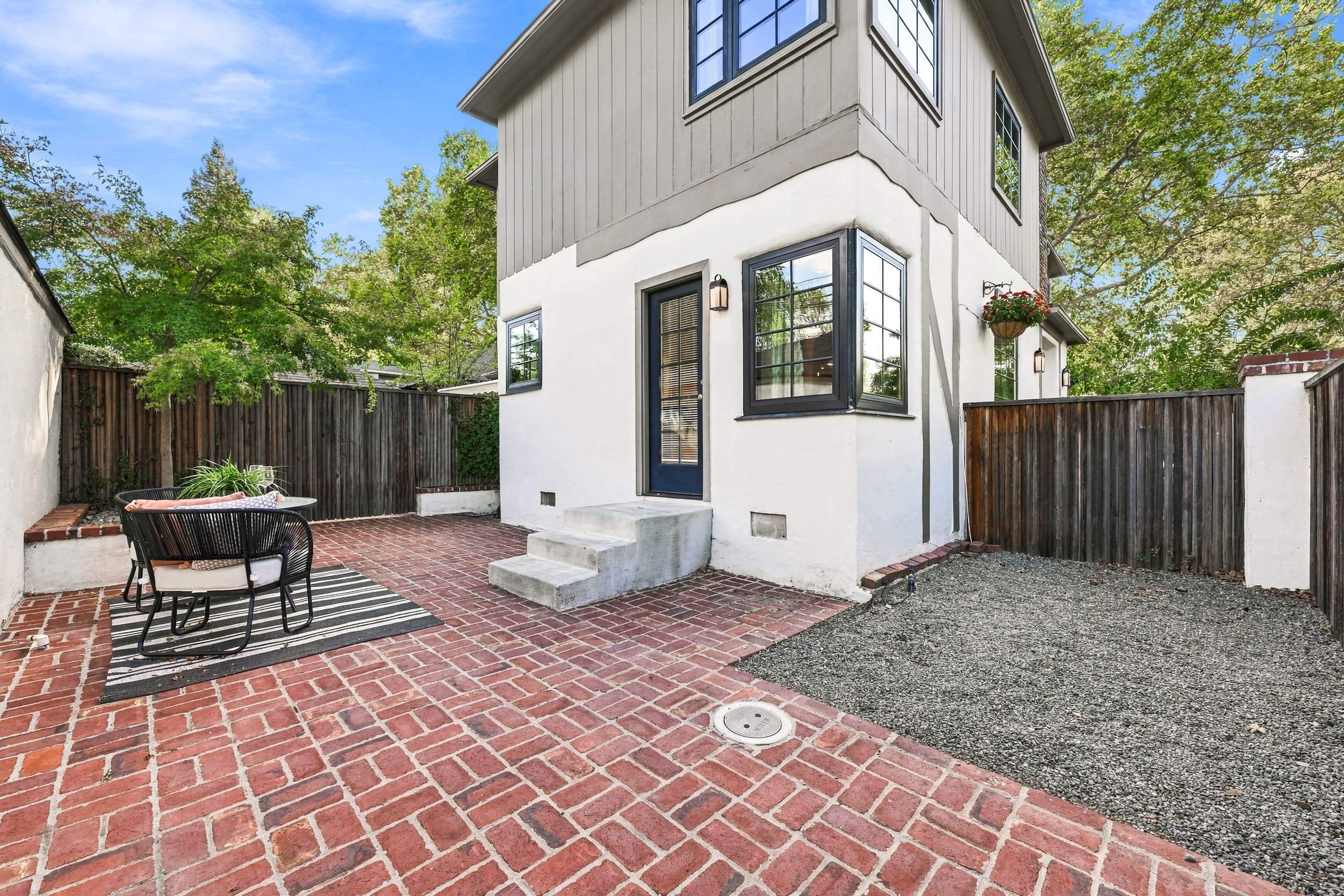 2743 Land Park Drive 