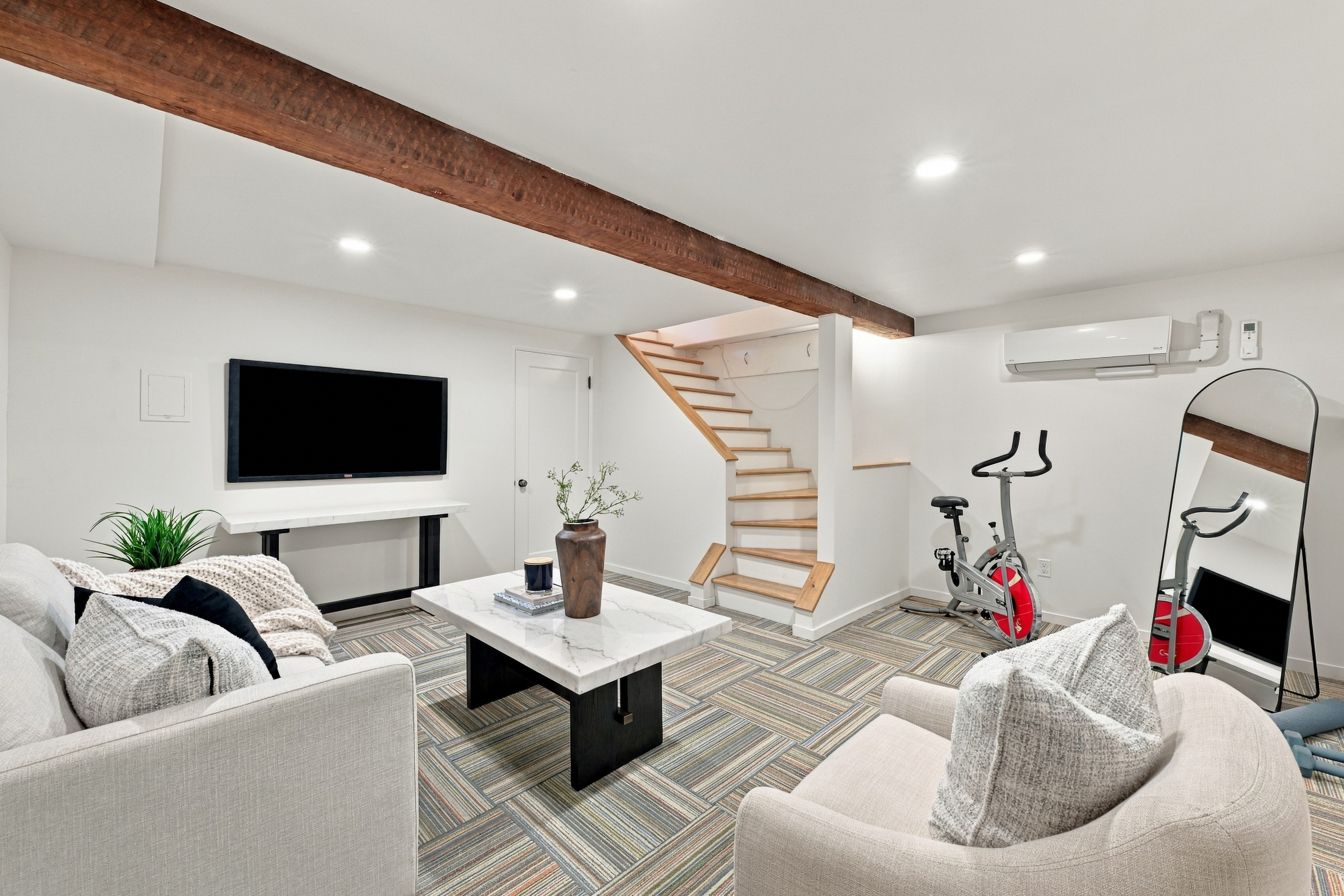 2743 Land Park Drive 