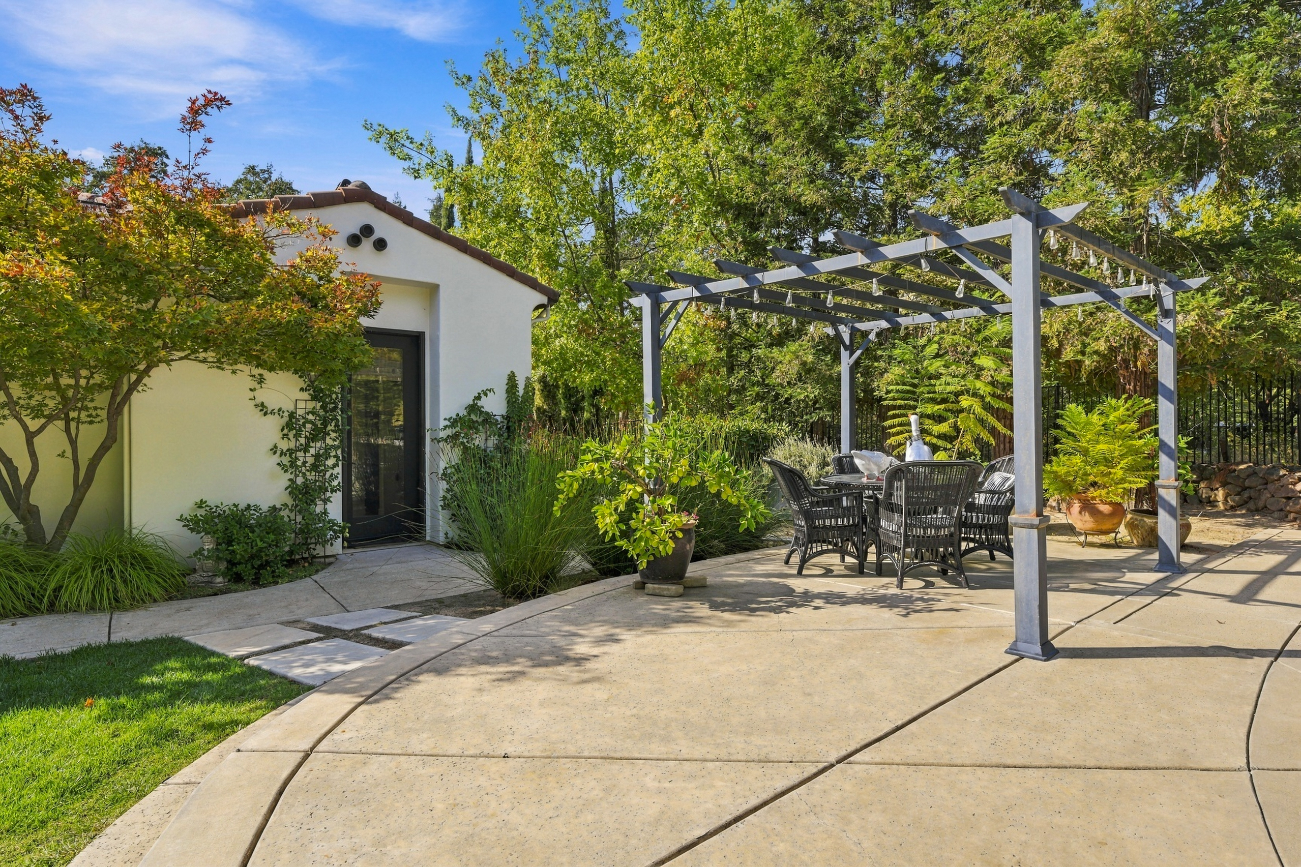 5571 Monte Claire Lane 