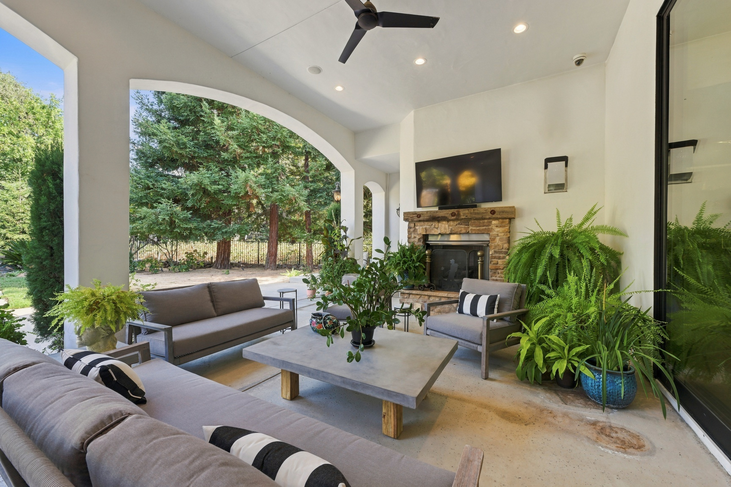 5571 Monte Claire Lane 