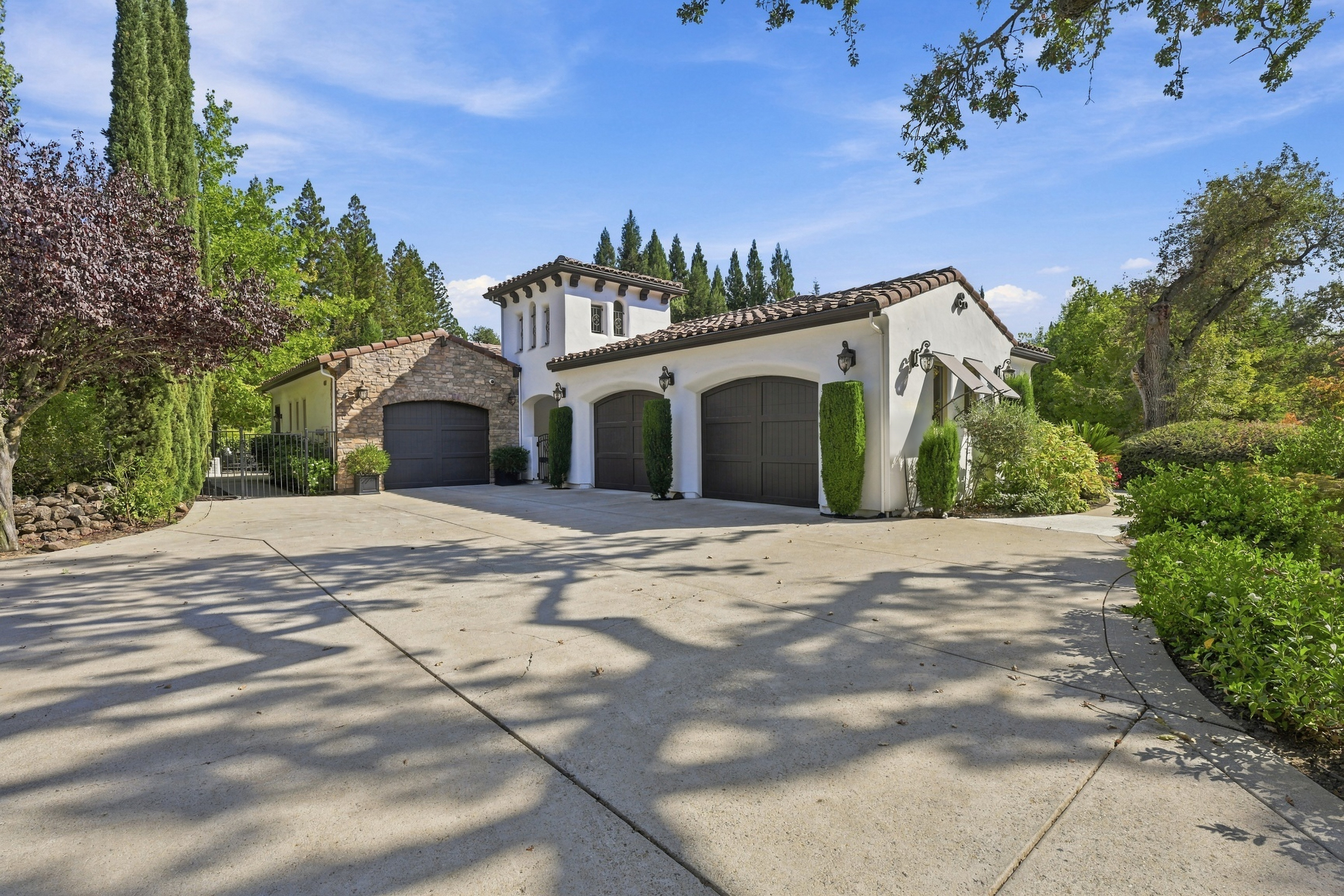 5571 Monte Claire Lane 