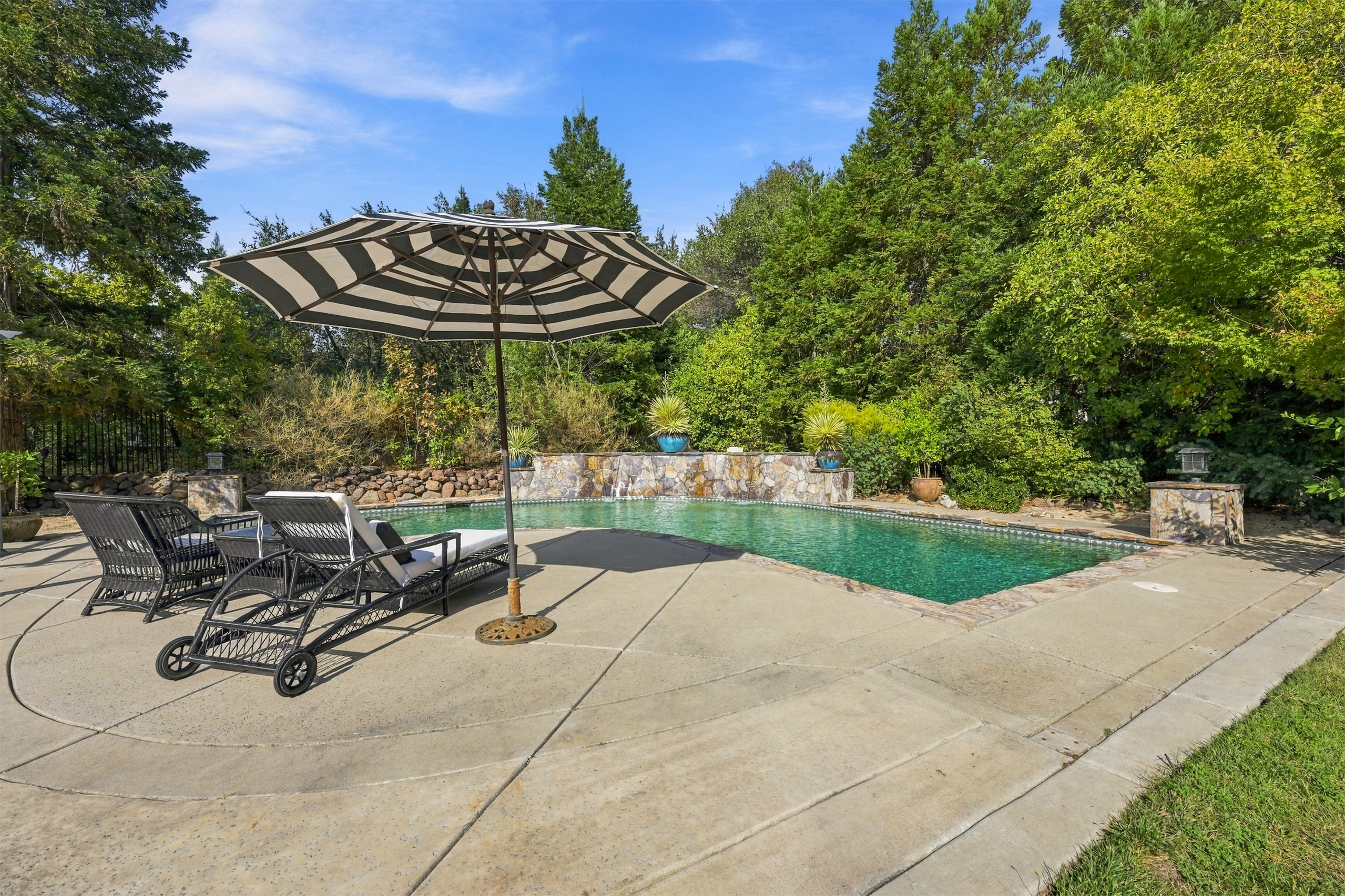 5571 Monte Claire Lane 