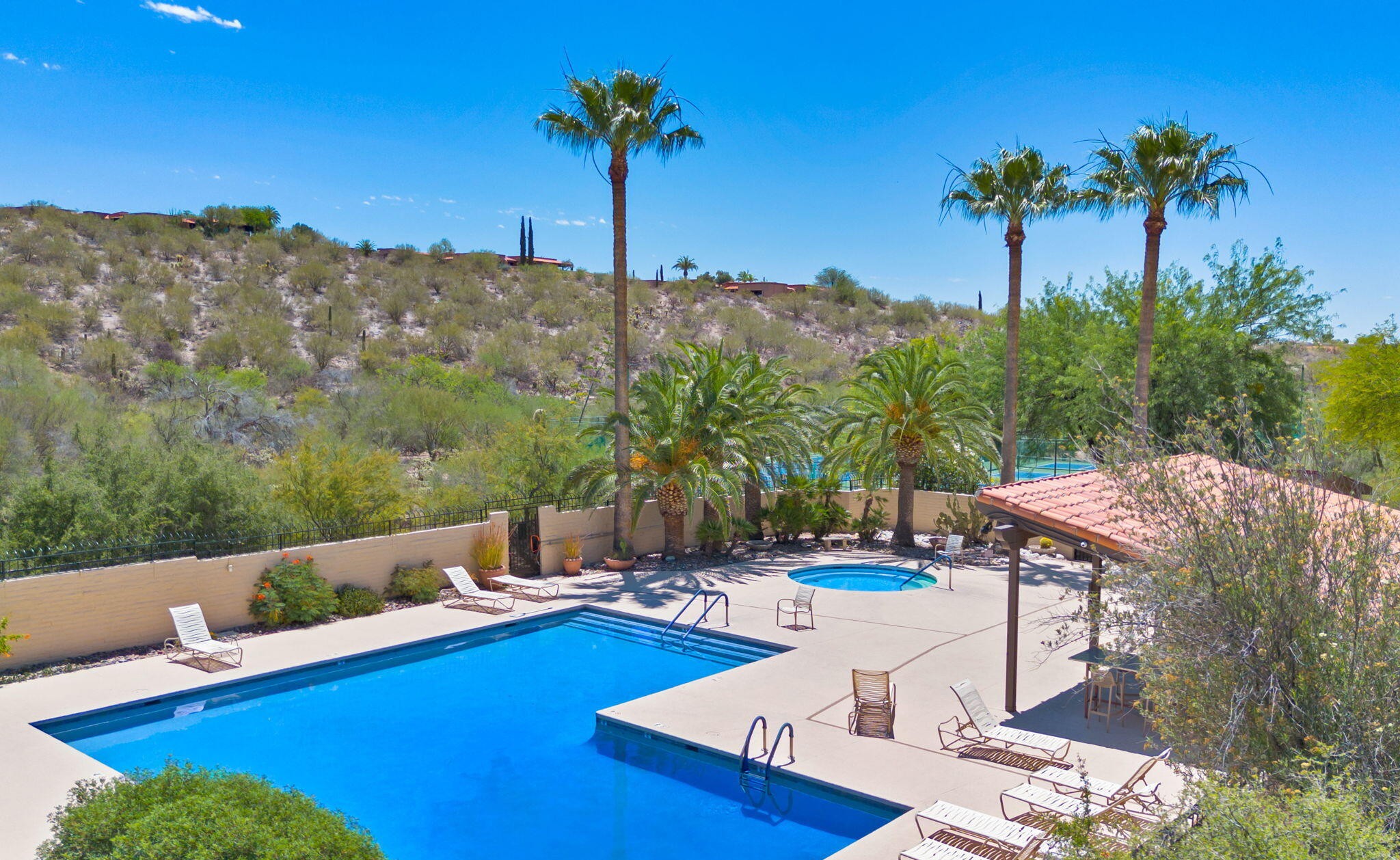 5406 N Camino de las Brisas 