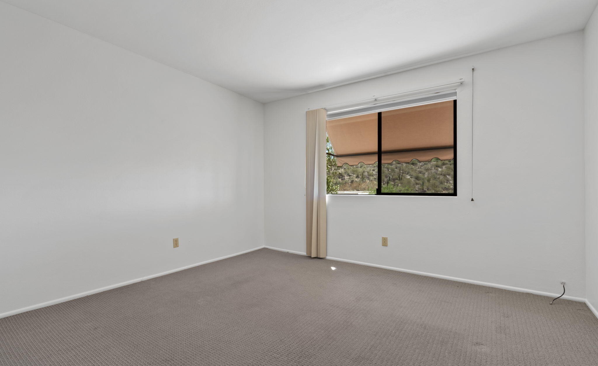 5406 N Camino de las Brisas 