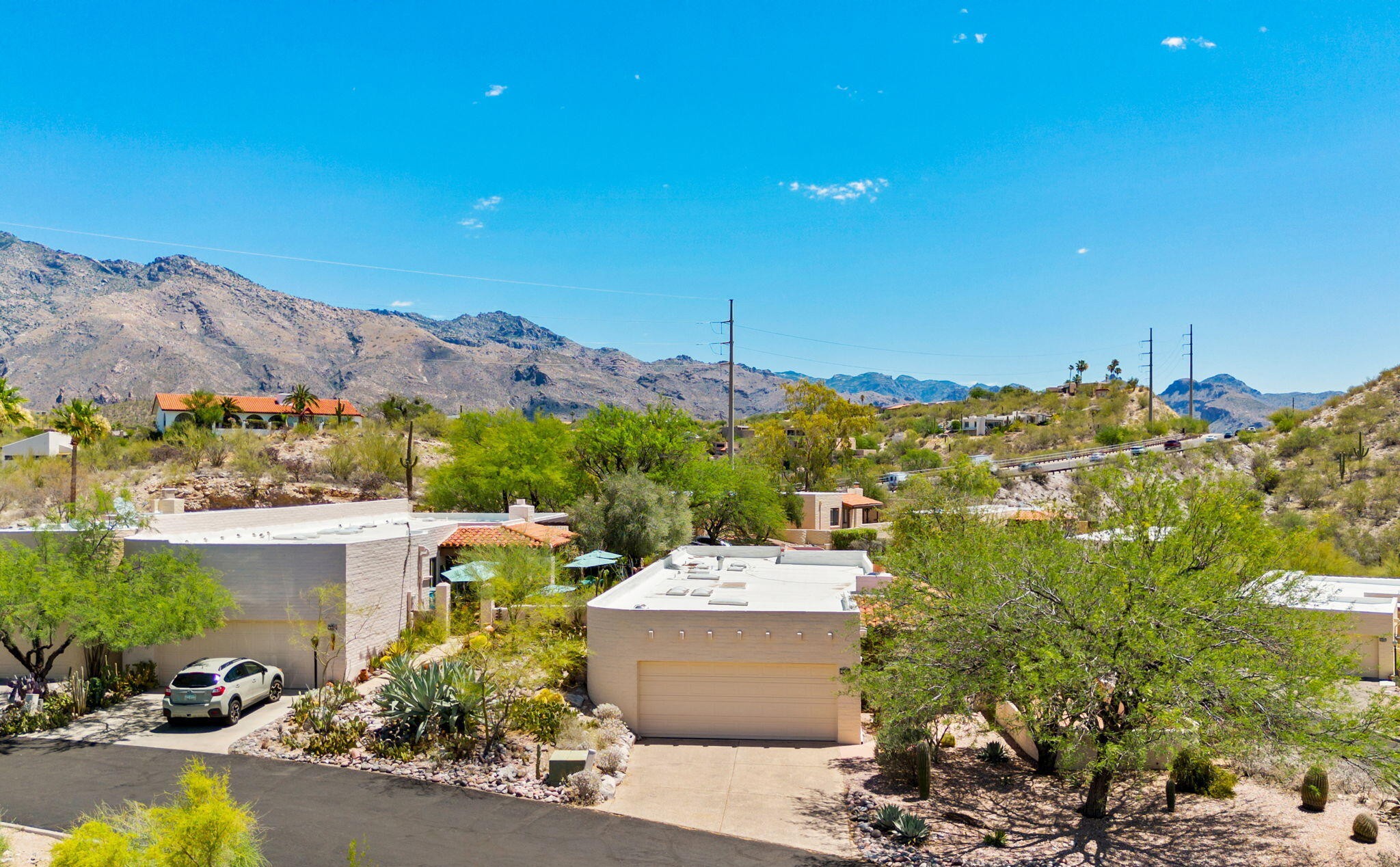 5406 N Camino de las Brisas 