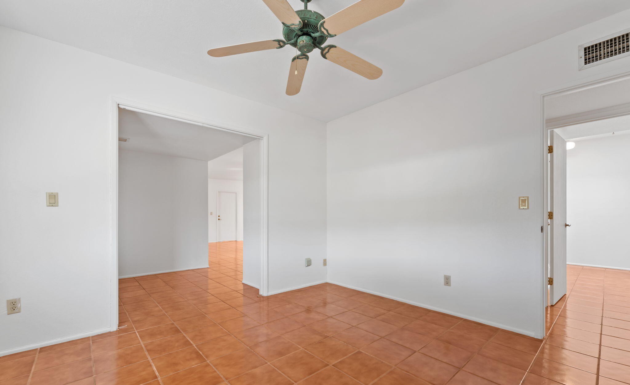 5406 N Camino de las Brisas 