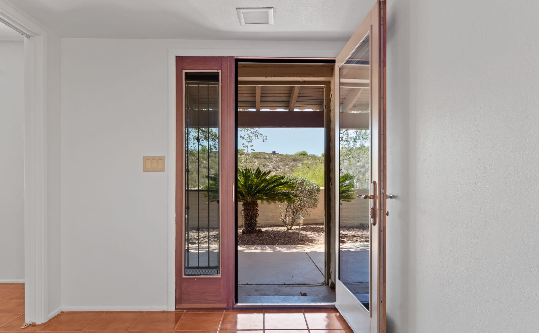 5406 N Camino de las Brisas 