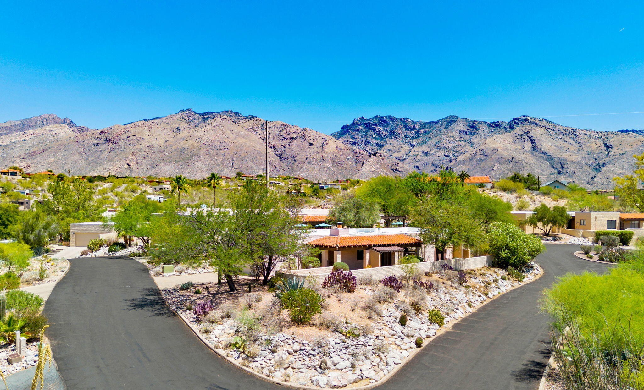 5406 N Camino de las Brisas 