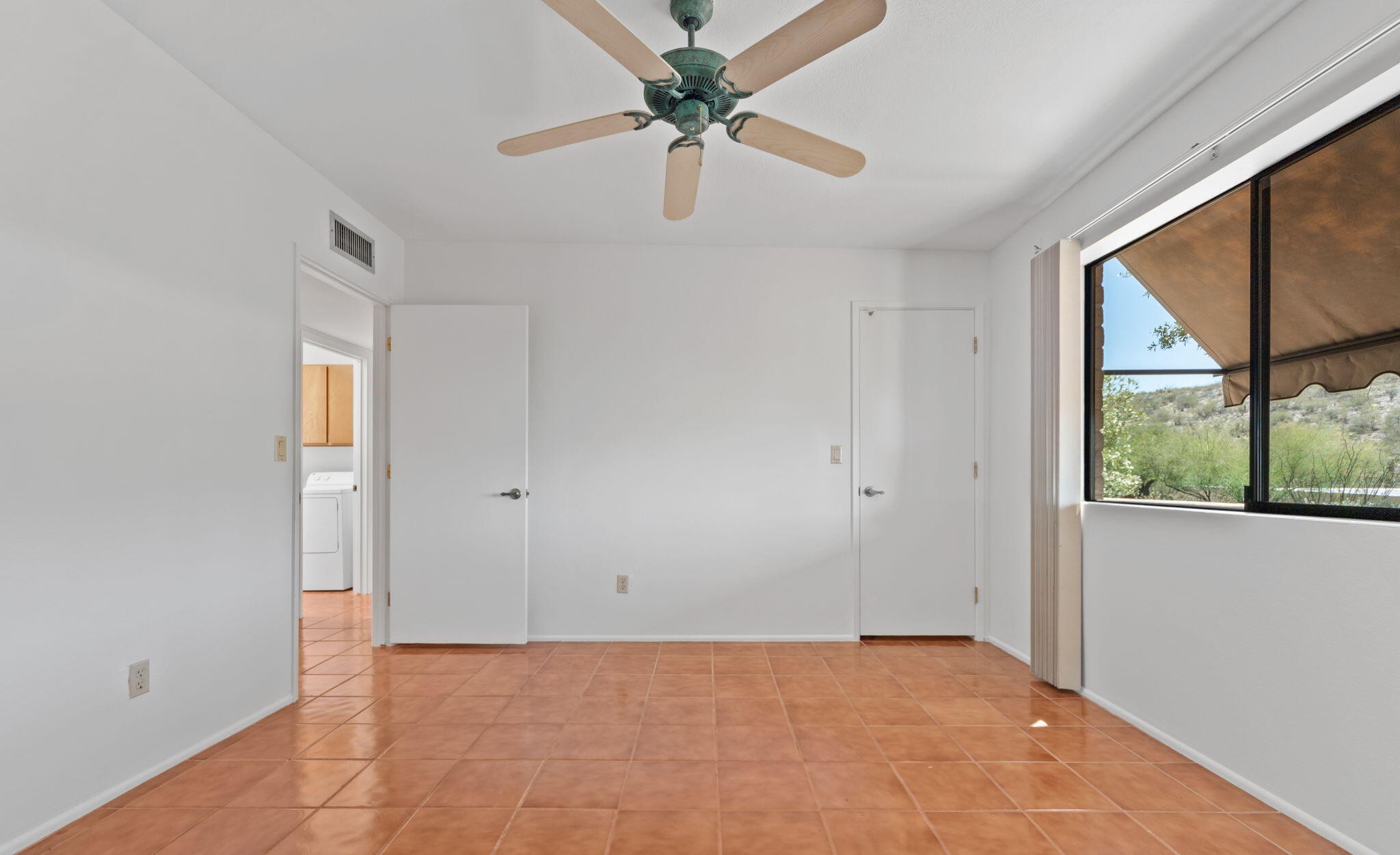 5406 N Camino de las Brisas 