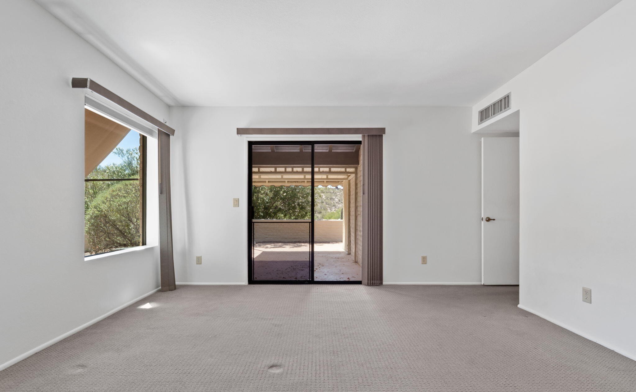 5406 N Camino de las Brisas 