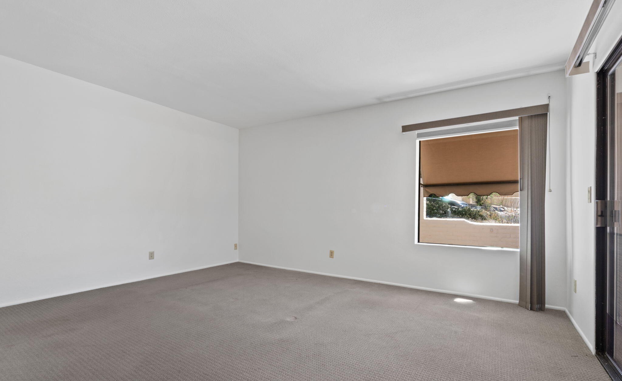 5406 N Camino de las Brisas 