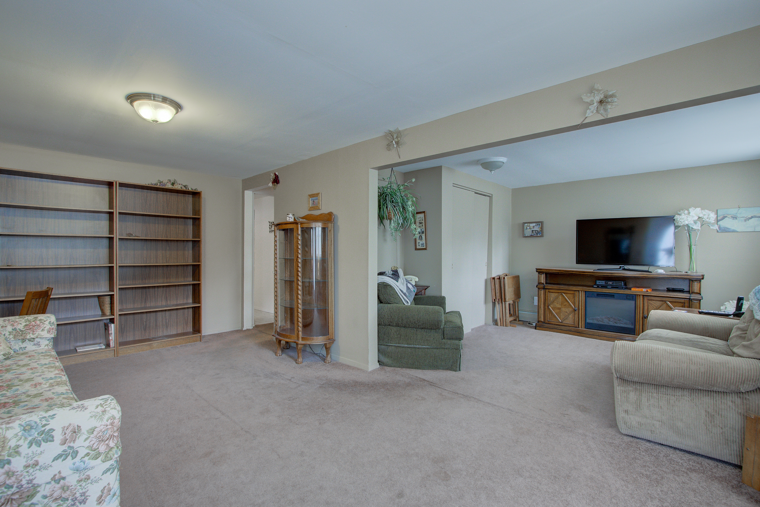 47 Walnut Ave