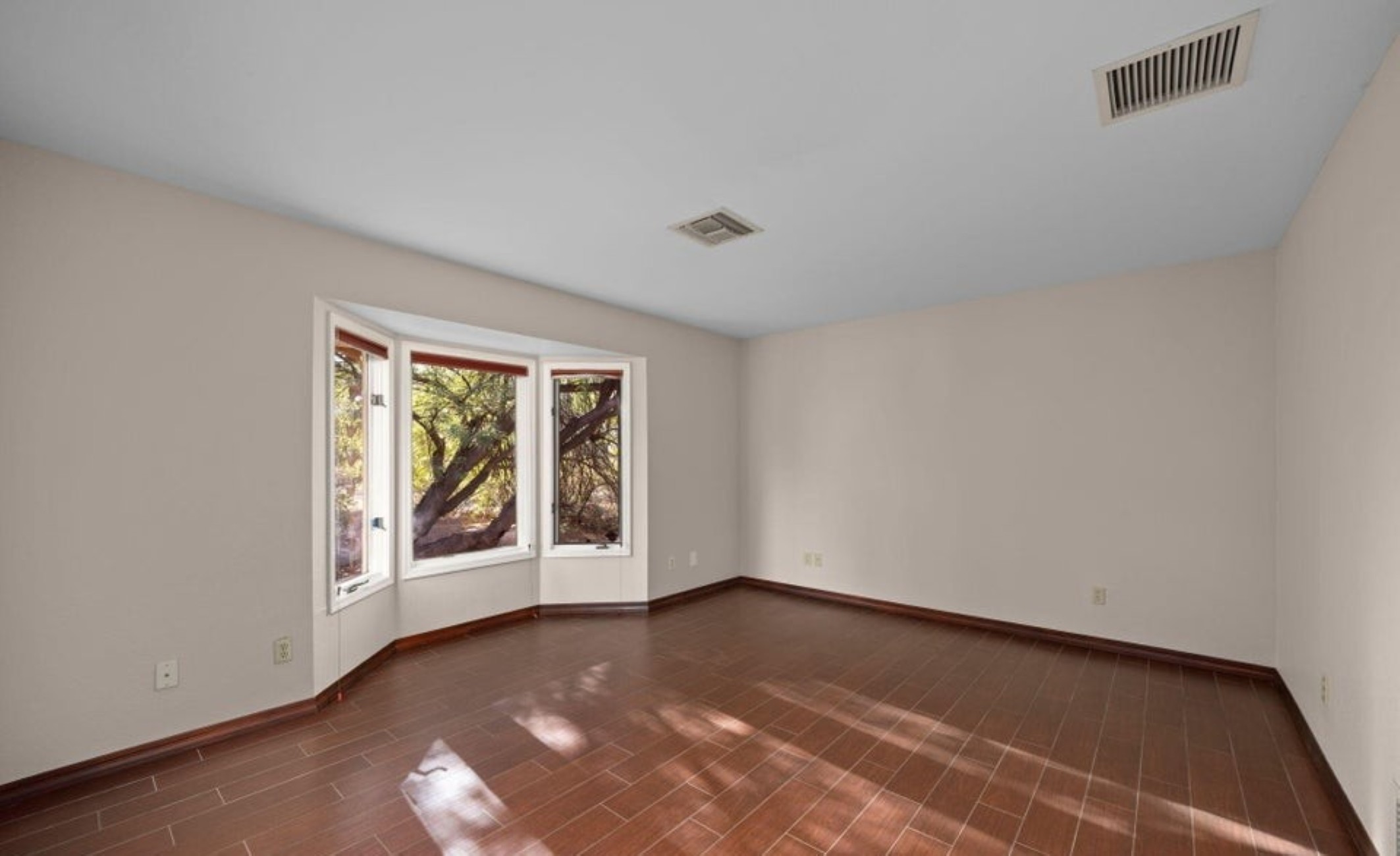 435 W Valoro Drive 
