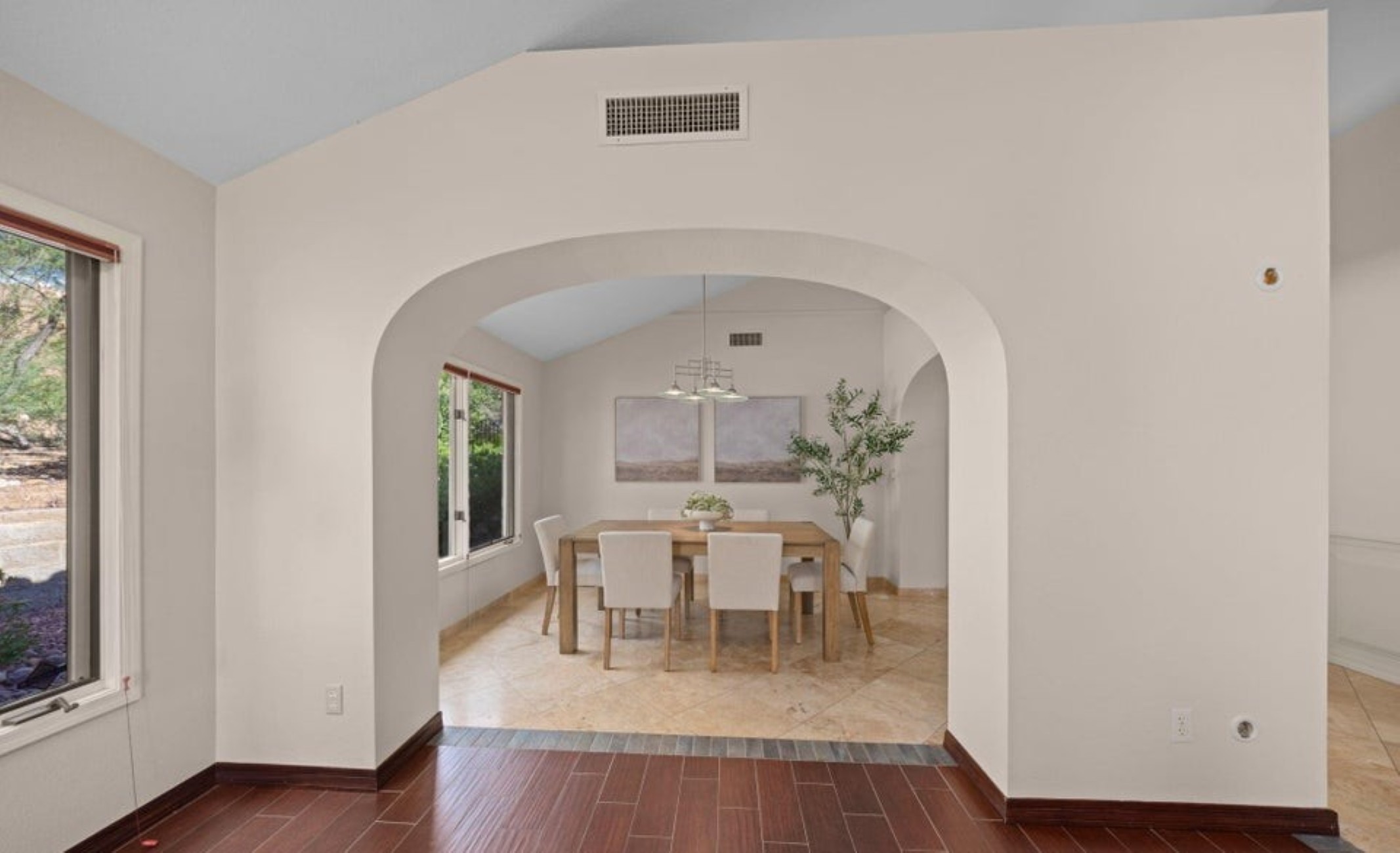 435 W Valoro Drive 