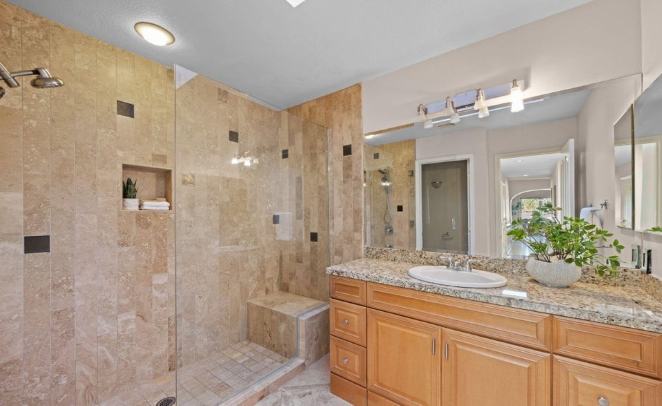 435 W Valoro Drive 