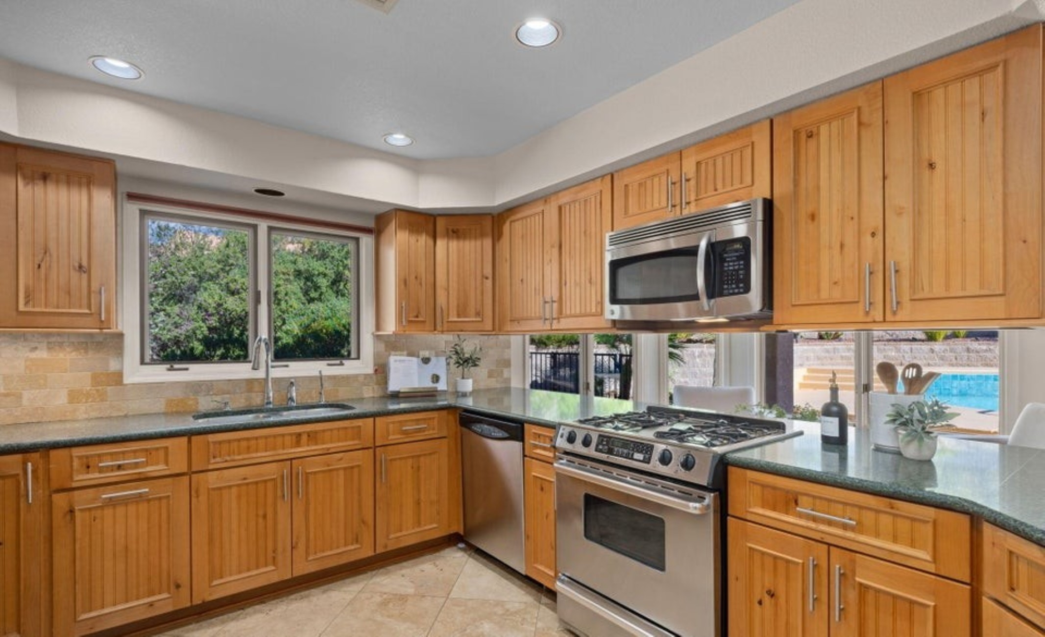 435 W Valoro Drive 