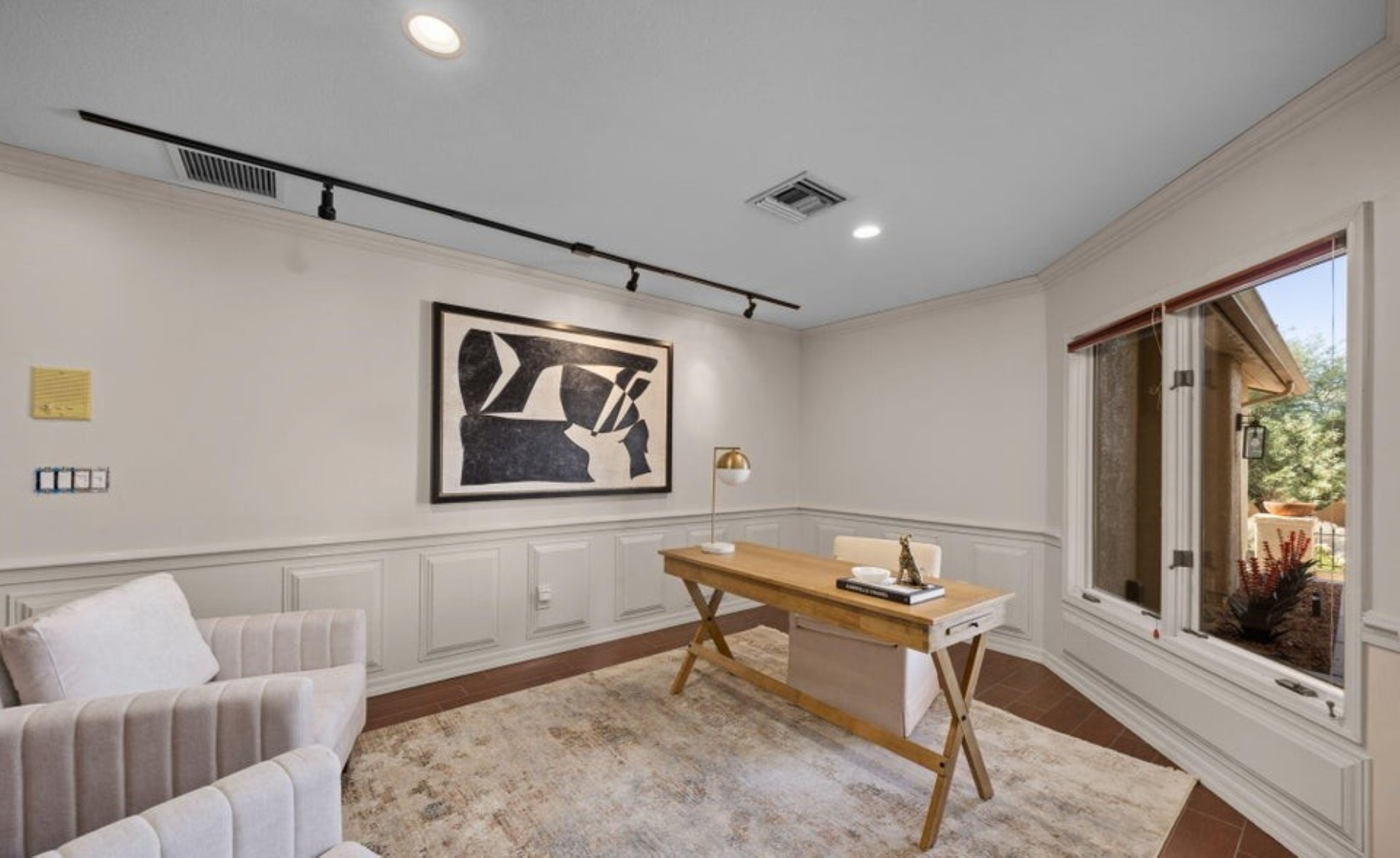435 W Valoro Drive 