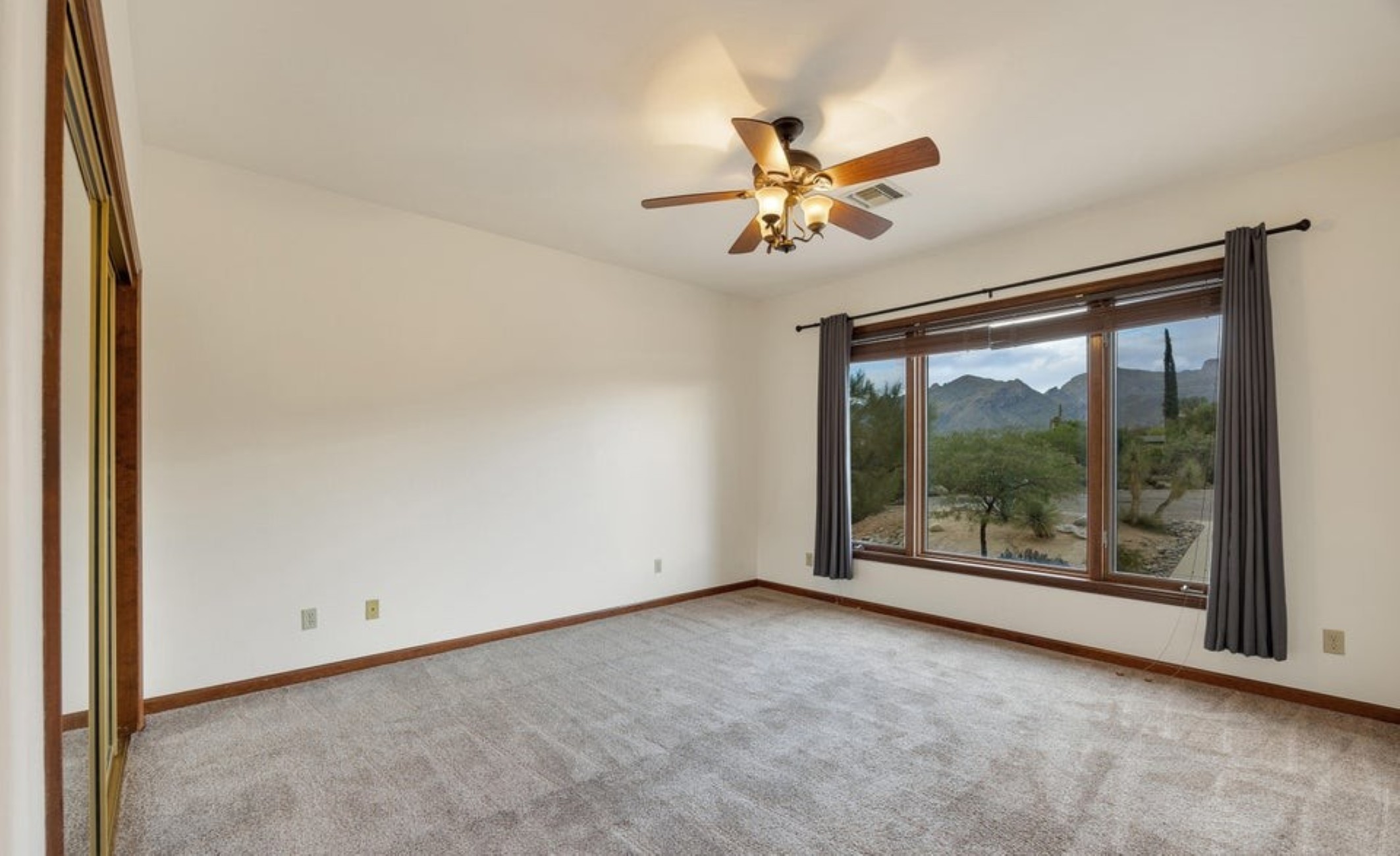 1710 E Calle de la Culebra 