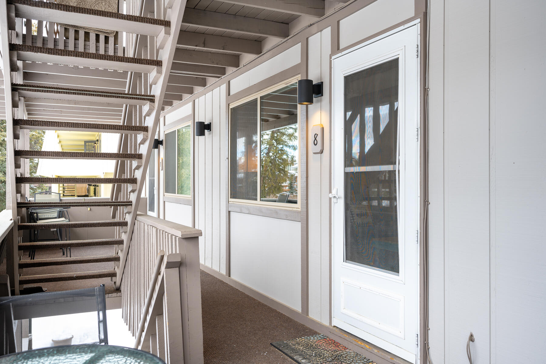 225 Hi Country Dr.  // 813 