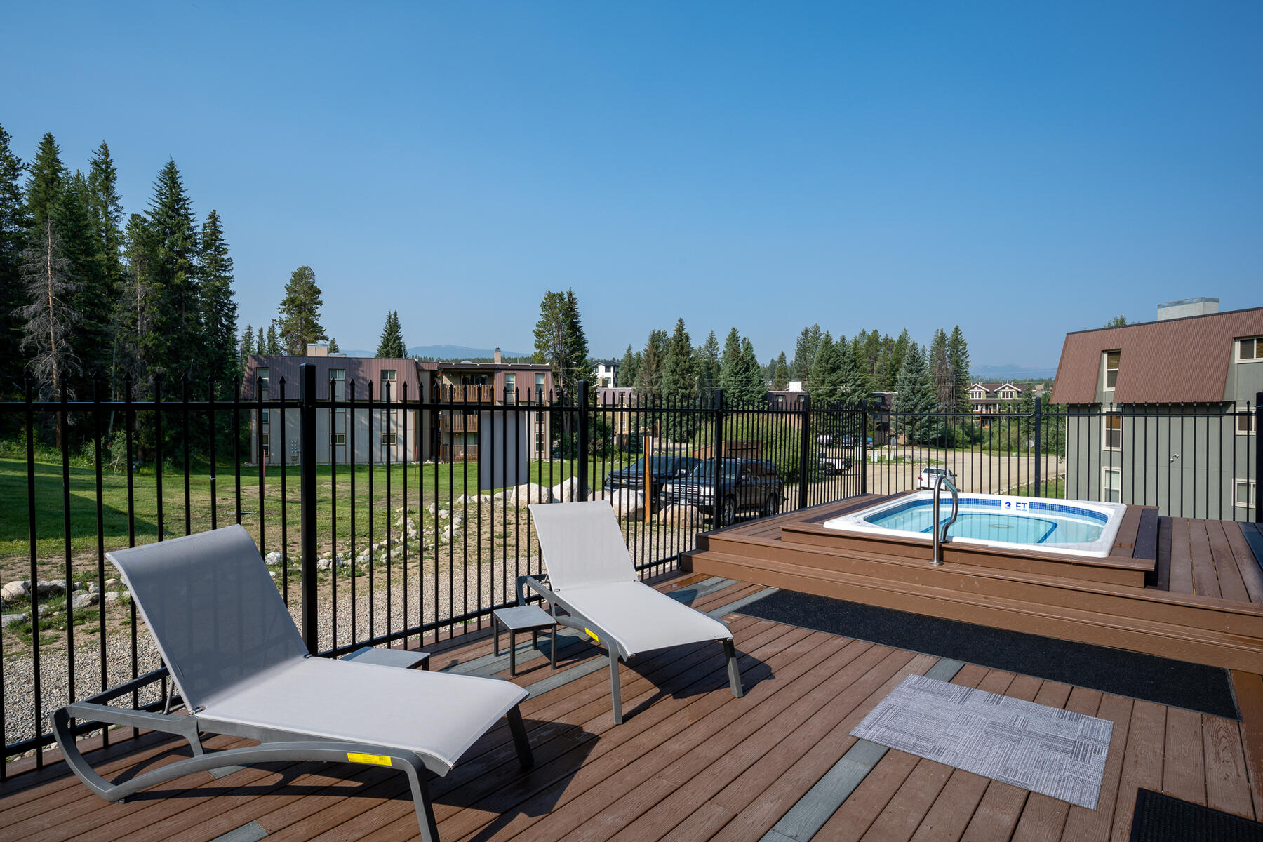 225 Hi Country Dr.  // 813 