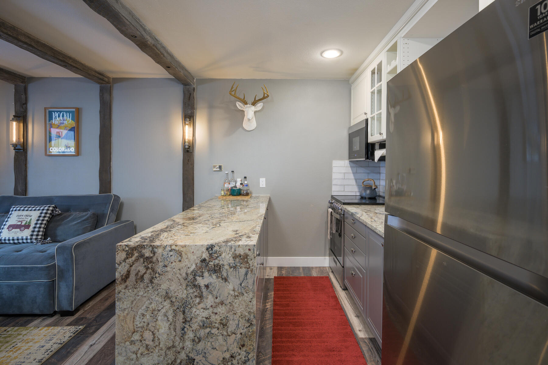 225 Hi Country Dr.  // 813 