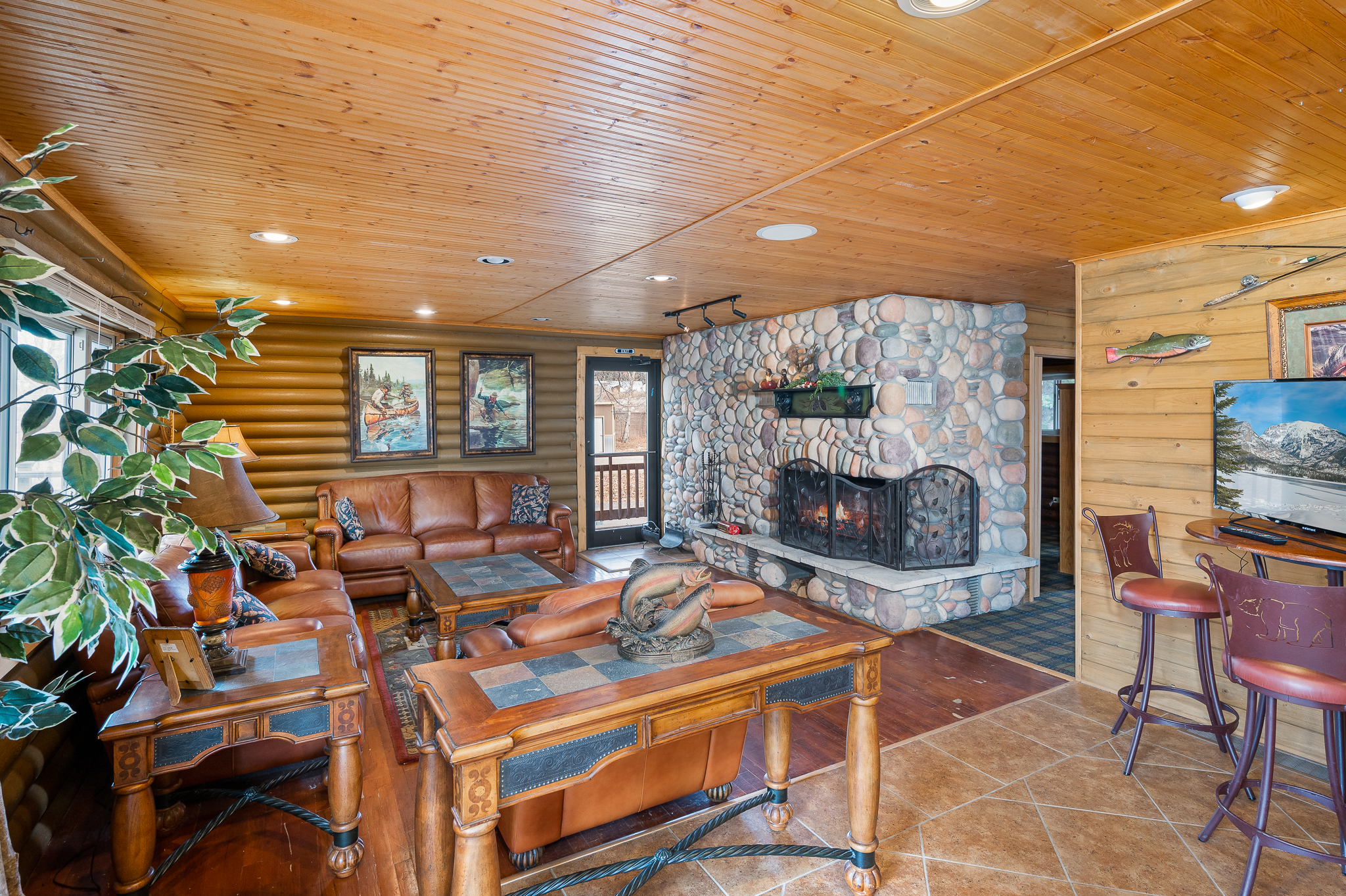 105 Edgewater Circle 