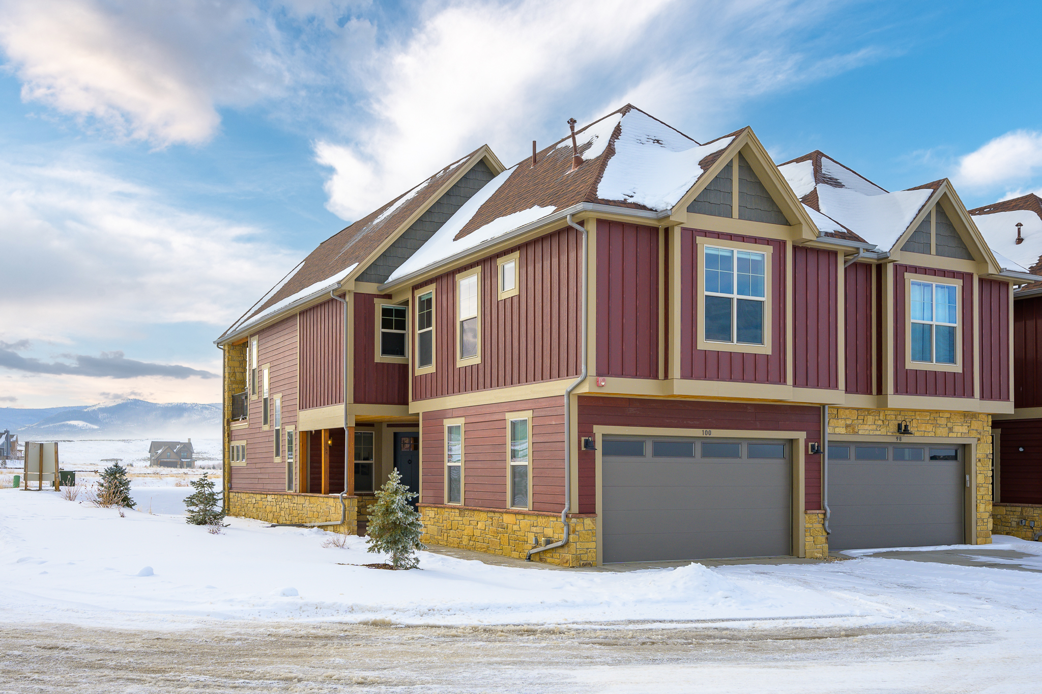 100 Eagle Ridge 