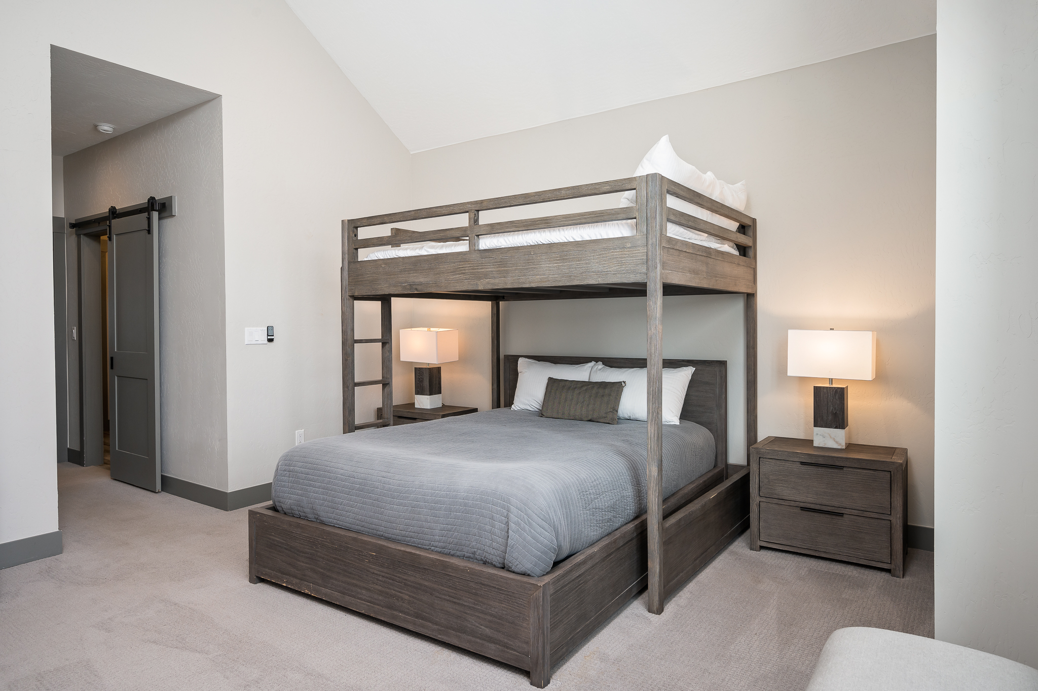 100 Eagle Ridge 