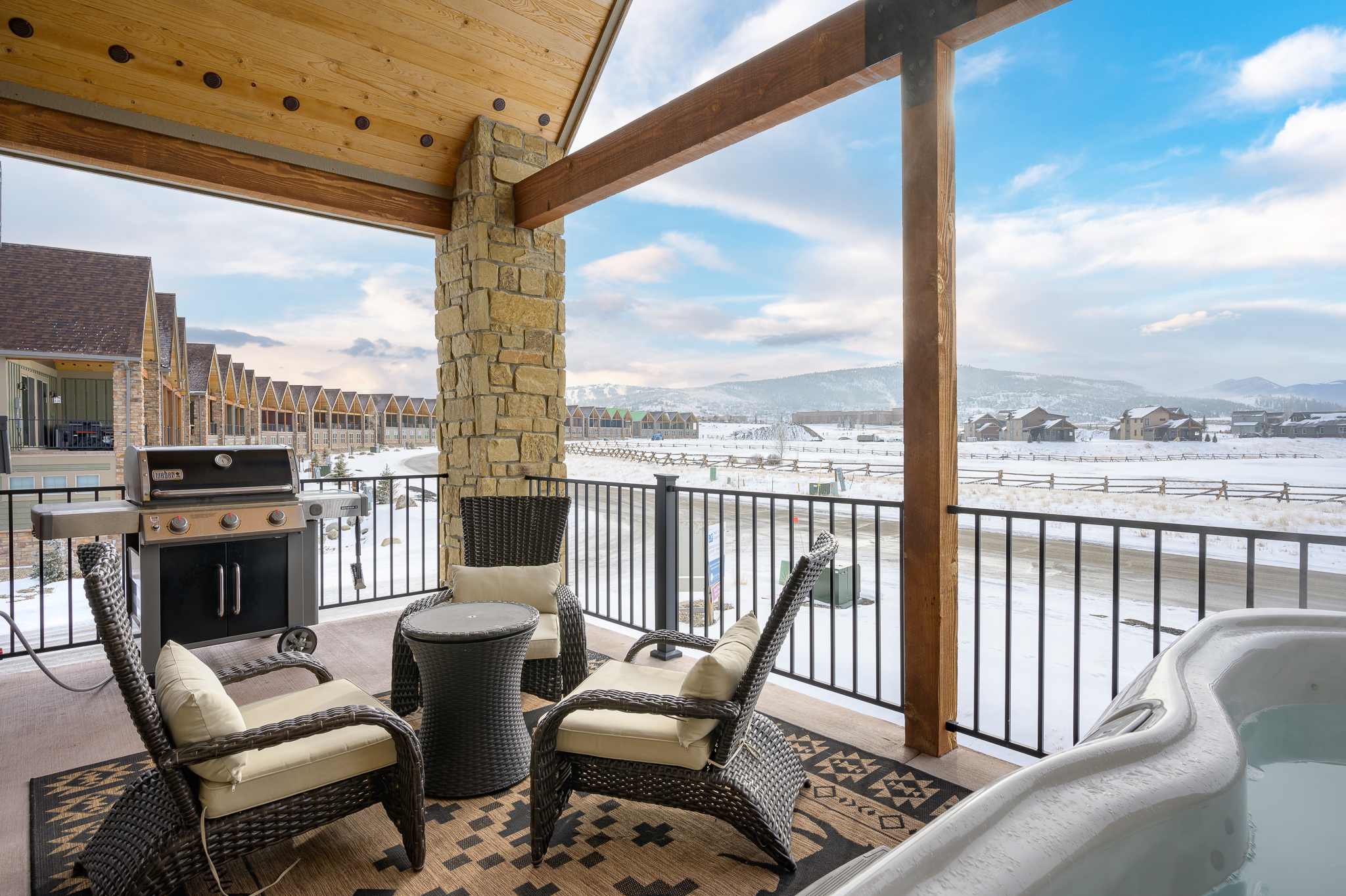100 Eagle Ridge 